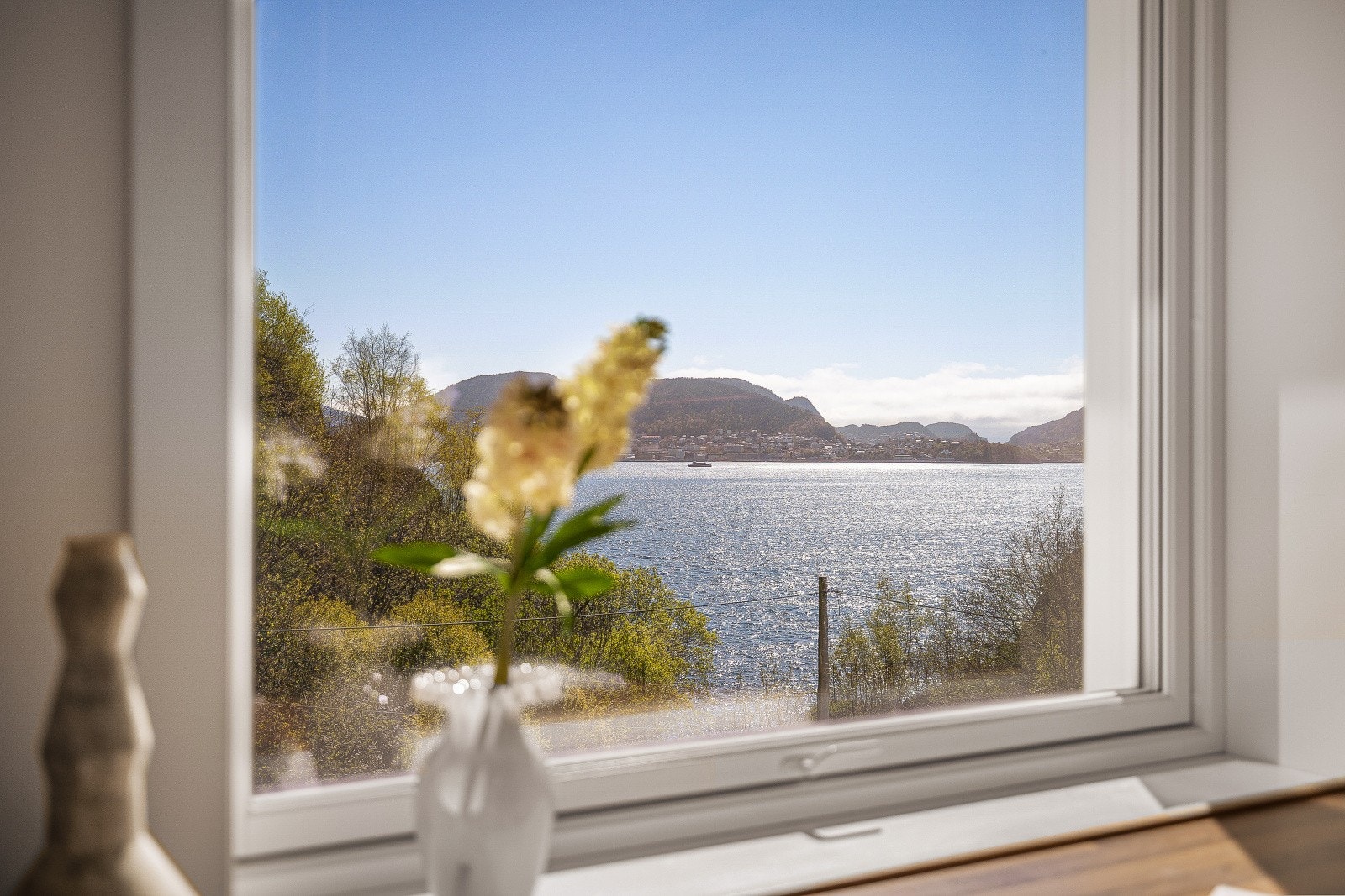 Også her kan man nyte den fine utsikten, samtidig som man tilbereder dagens måltider. Galleribilde
