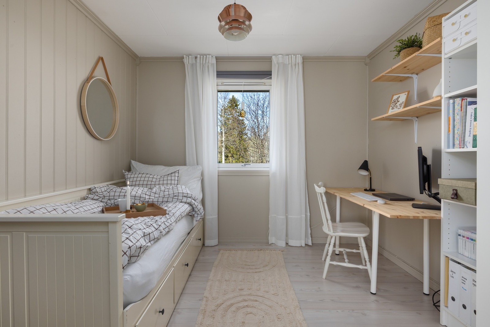 Soverom, gjesterom, kontor eller treningsrom. Galleribilde