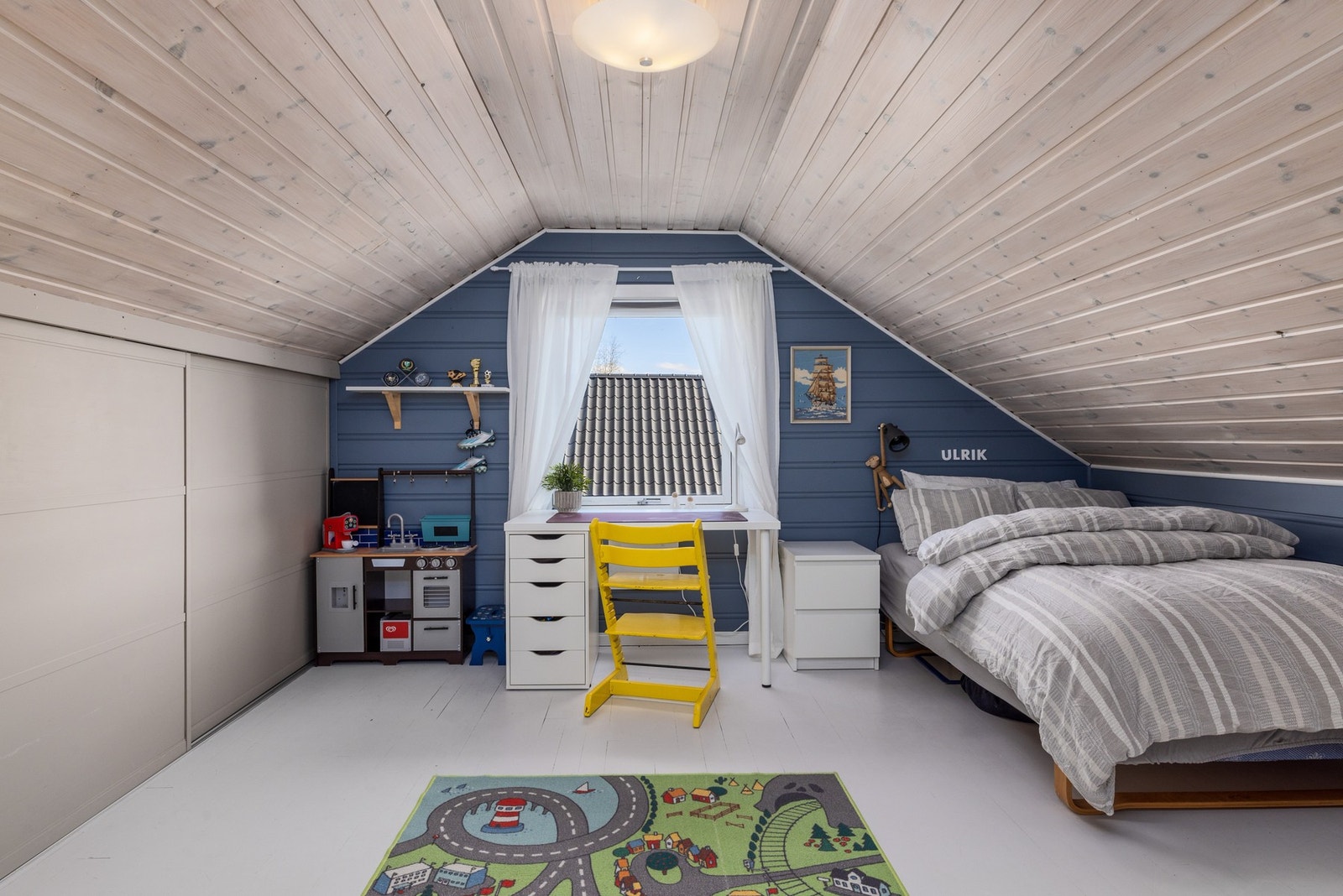 Boligen har flere romslige soverom med gode møbleringsmuligheter. Galleribilde