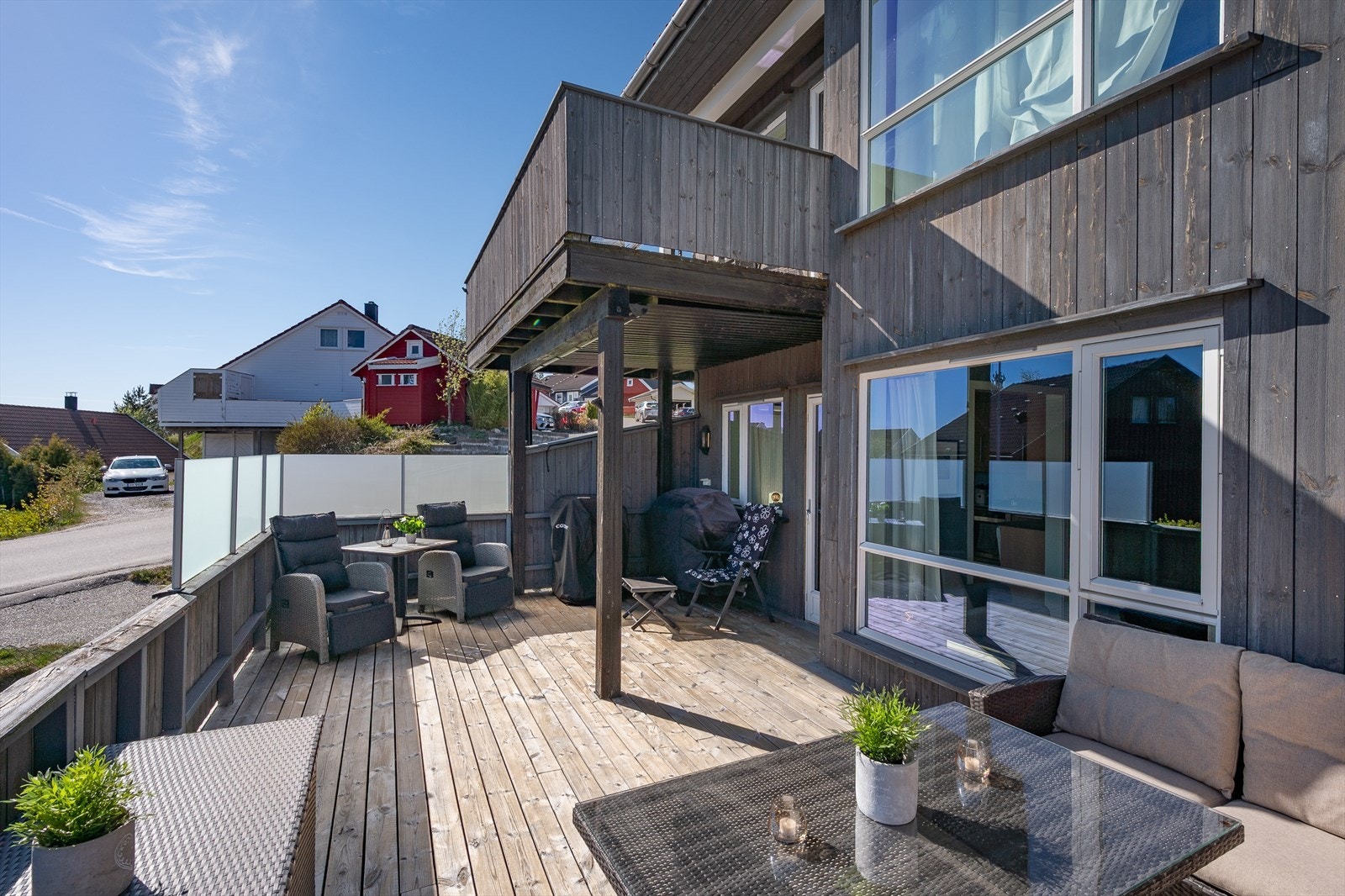 Skjermet terrasse på hele 29 kvm Galleribilde