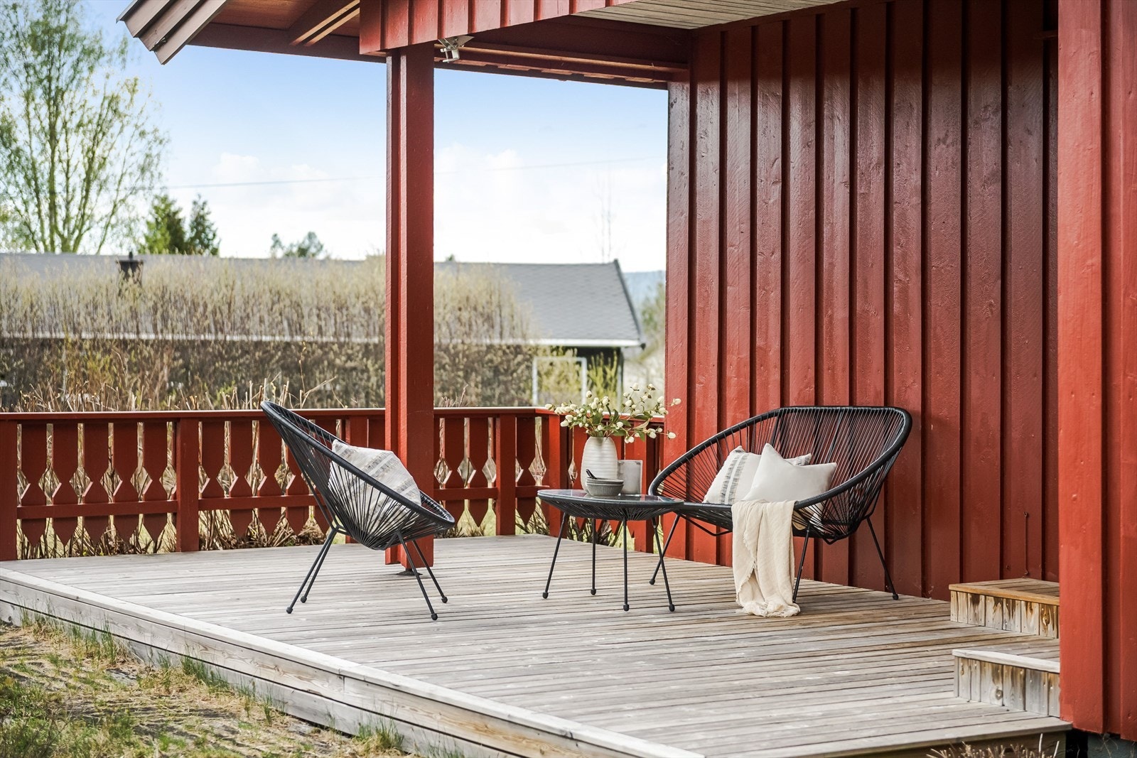 På terrassen er det god plass til hagemøblement, grill og det en måtte ønske. Galleribilde