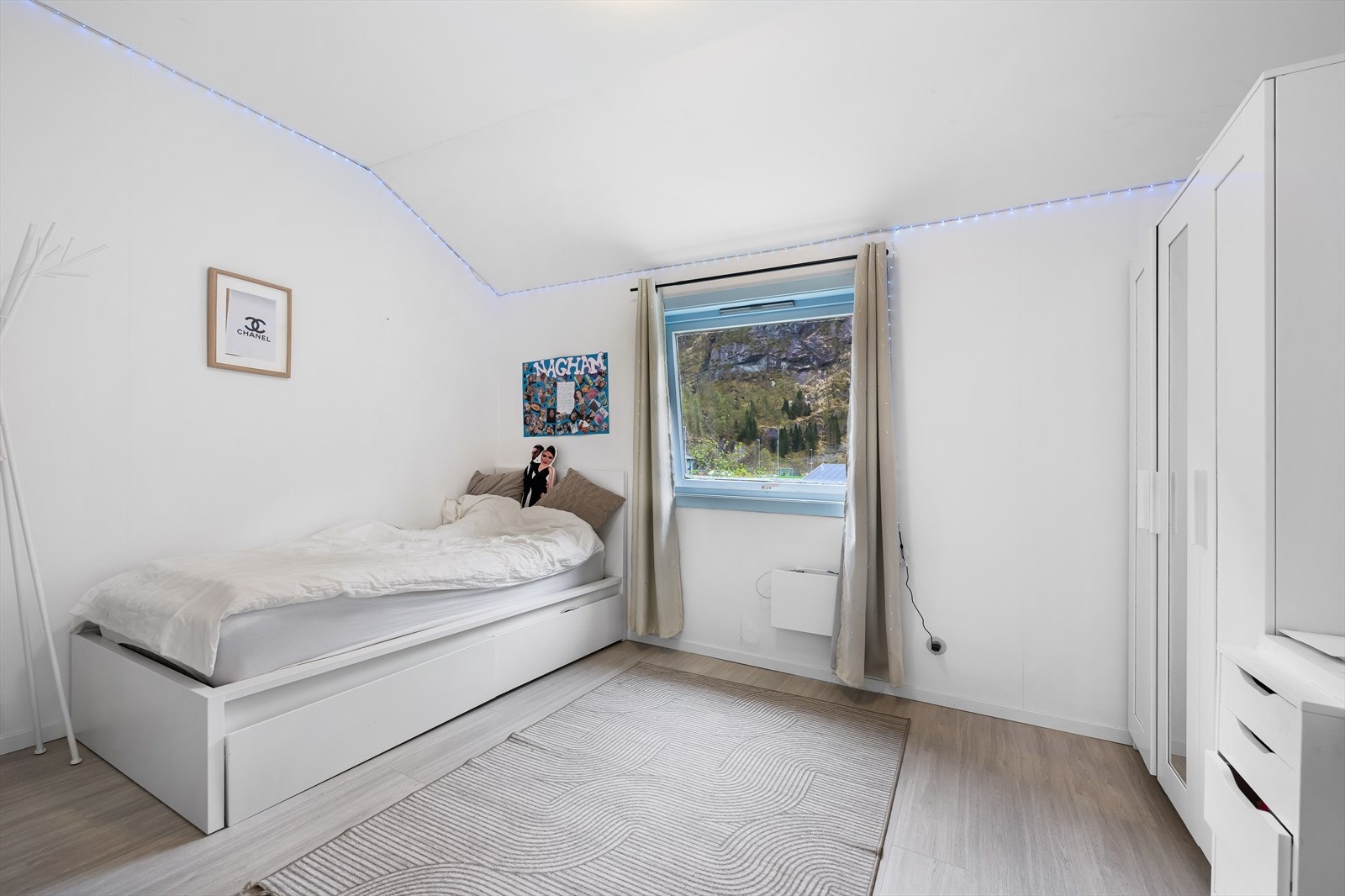 Soverom 2 er også romslig. Galleribilde
