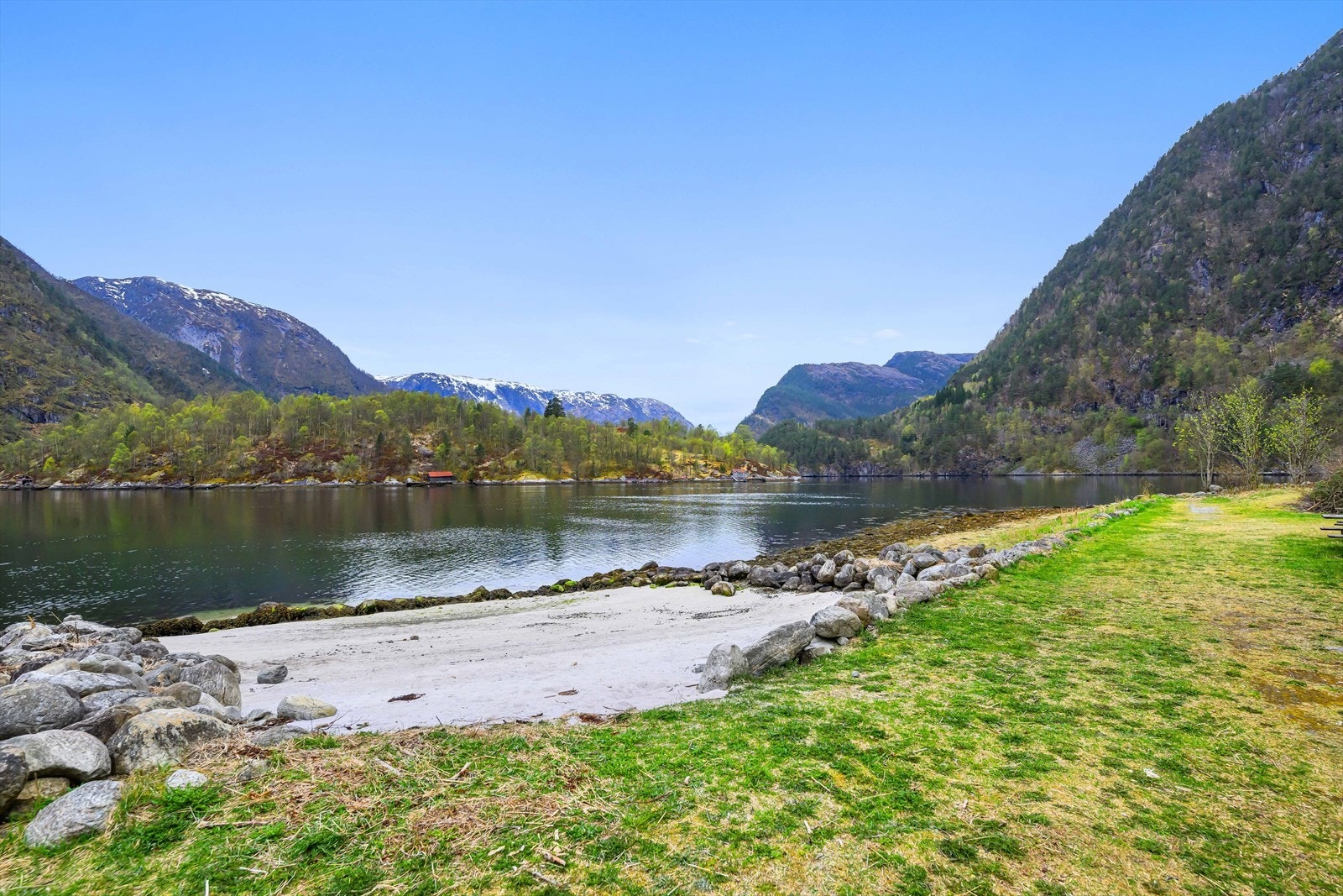 Kort vei til badeplass. Galleribilde