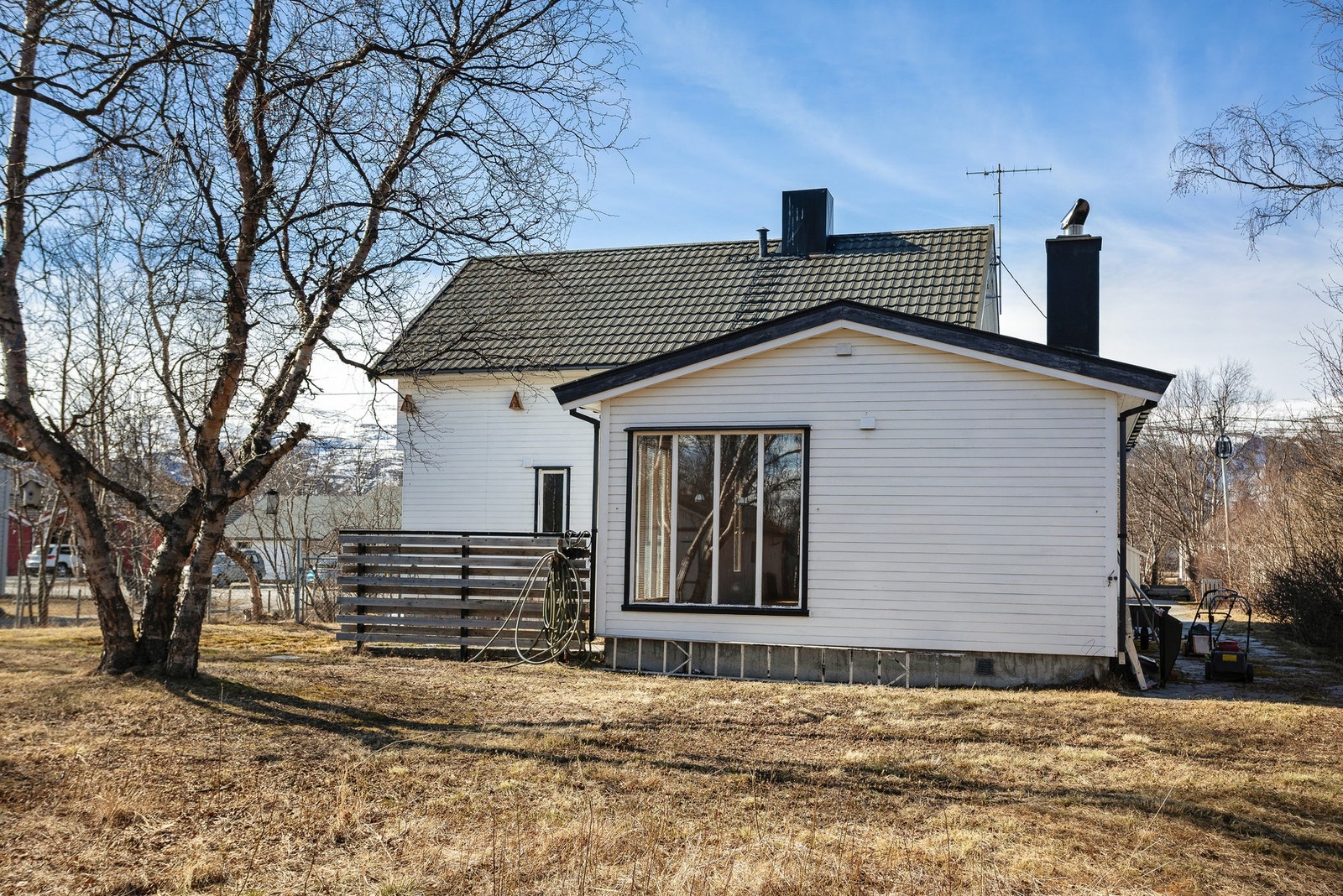 Boligen sett fra hagesiden. Galleribilde