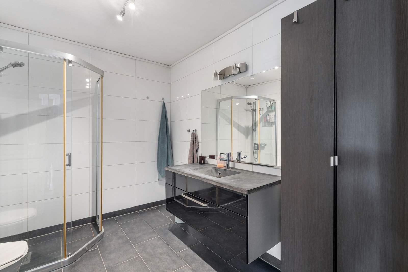 Badet Galleribilde