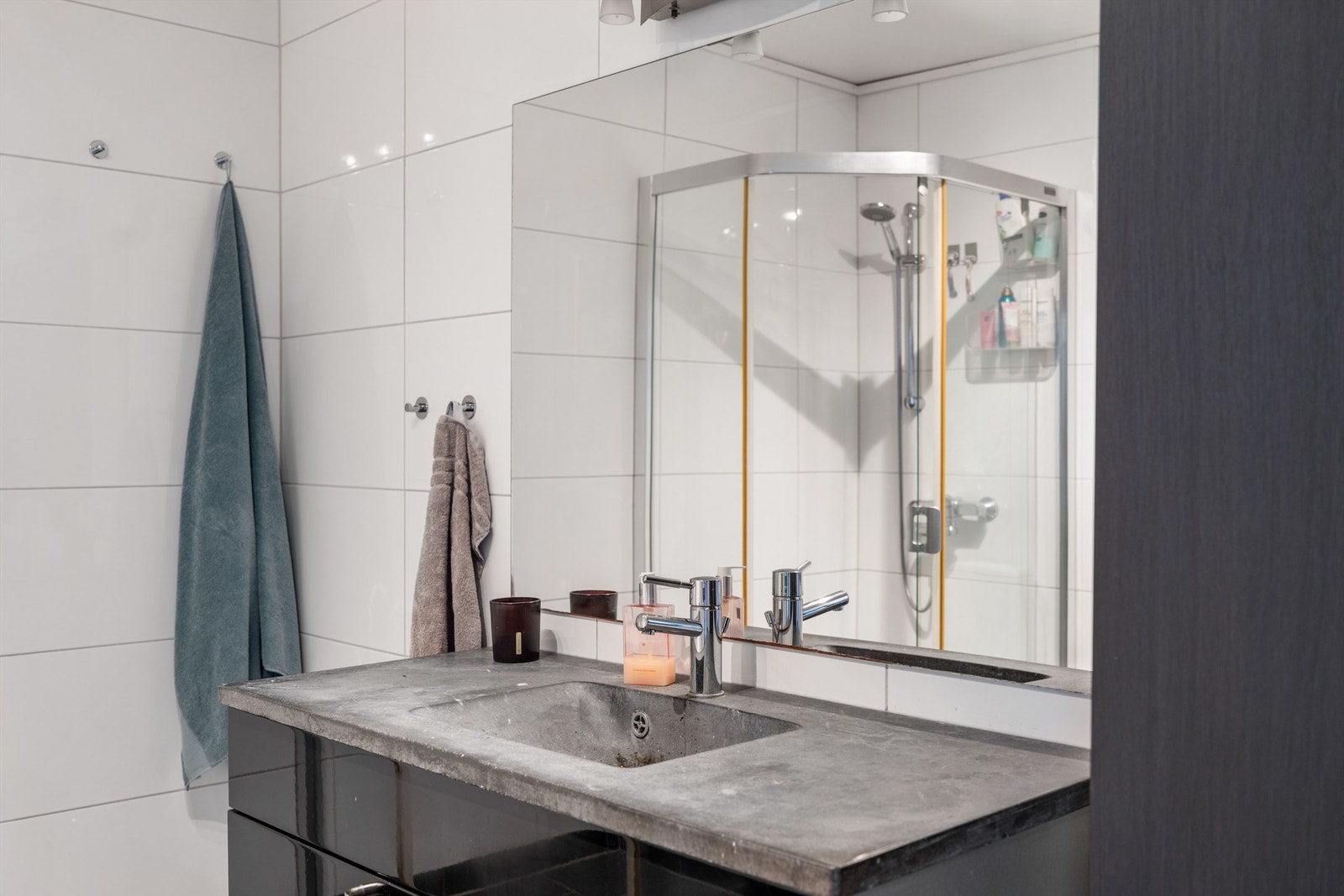 Badet Galleribilde