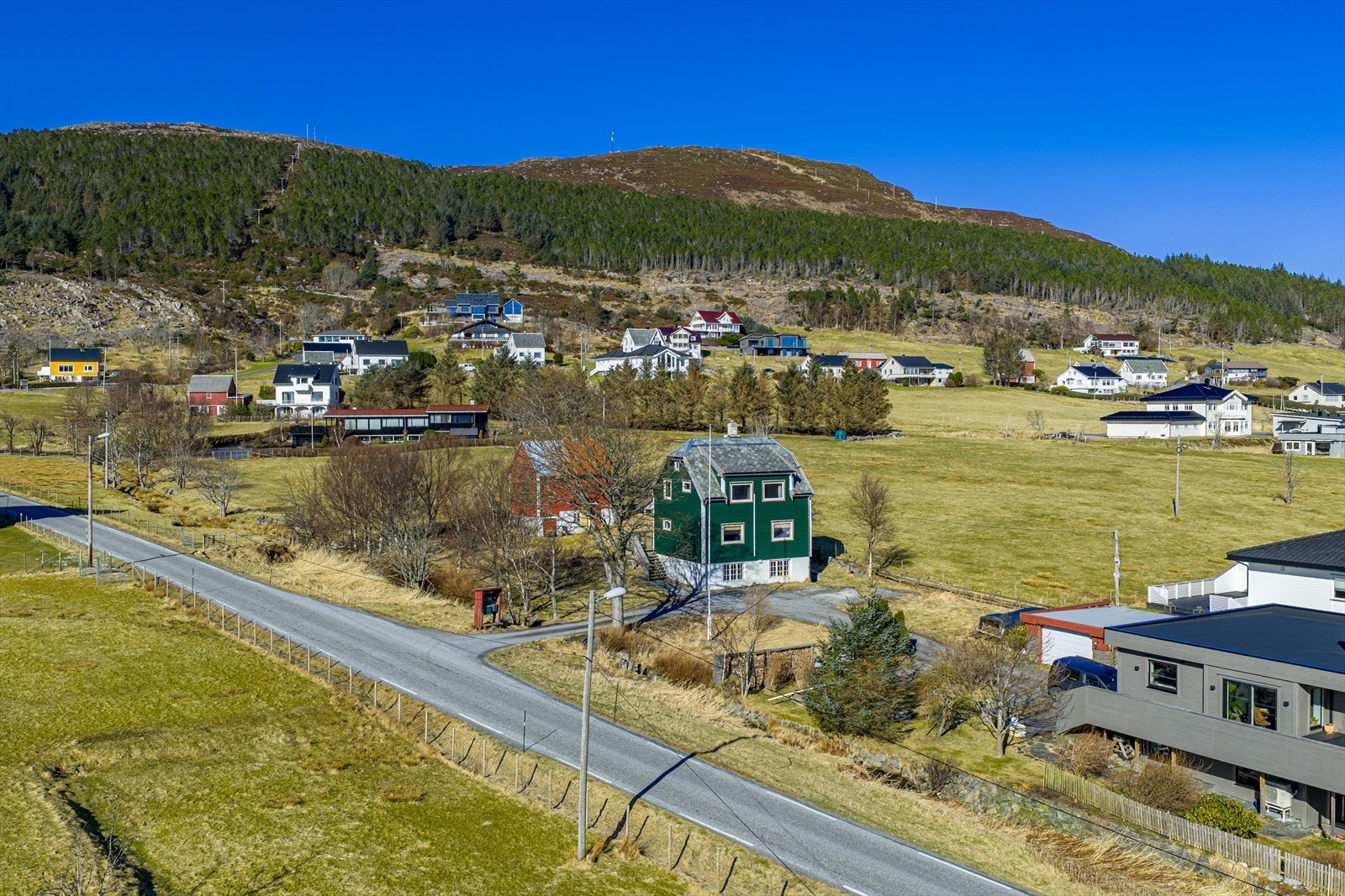 Velkommen til en hyggelig visning! (Foto:Blåtind Fotografikk) Galleribilde