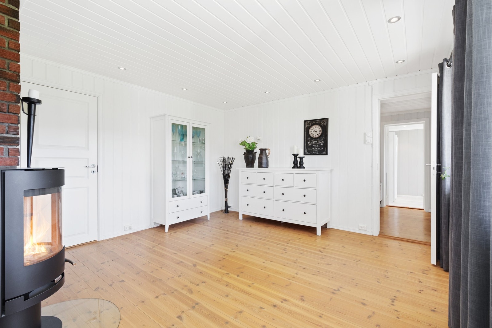Fra stuen er det adkomst til bod og vaskerom. Galleribilde