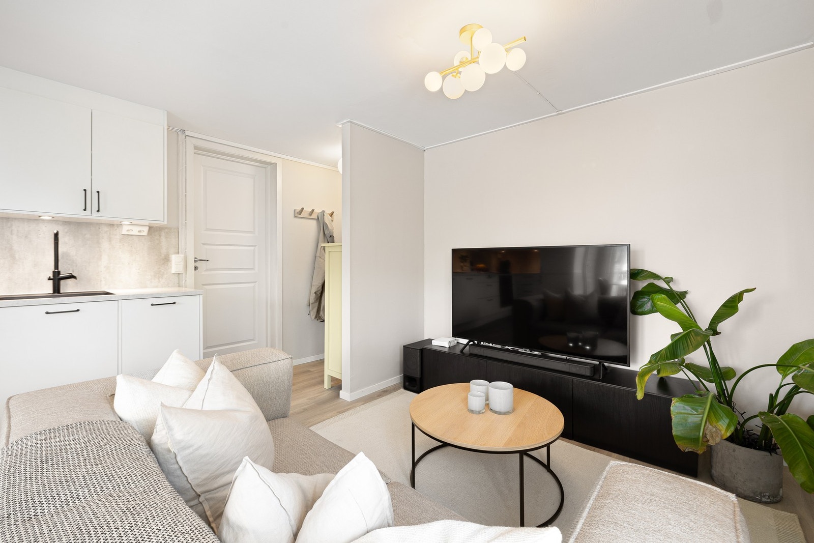 Dagens planløsning gir rom for både TV-krok og spisebord. Galleribilde
