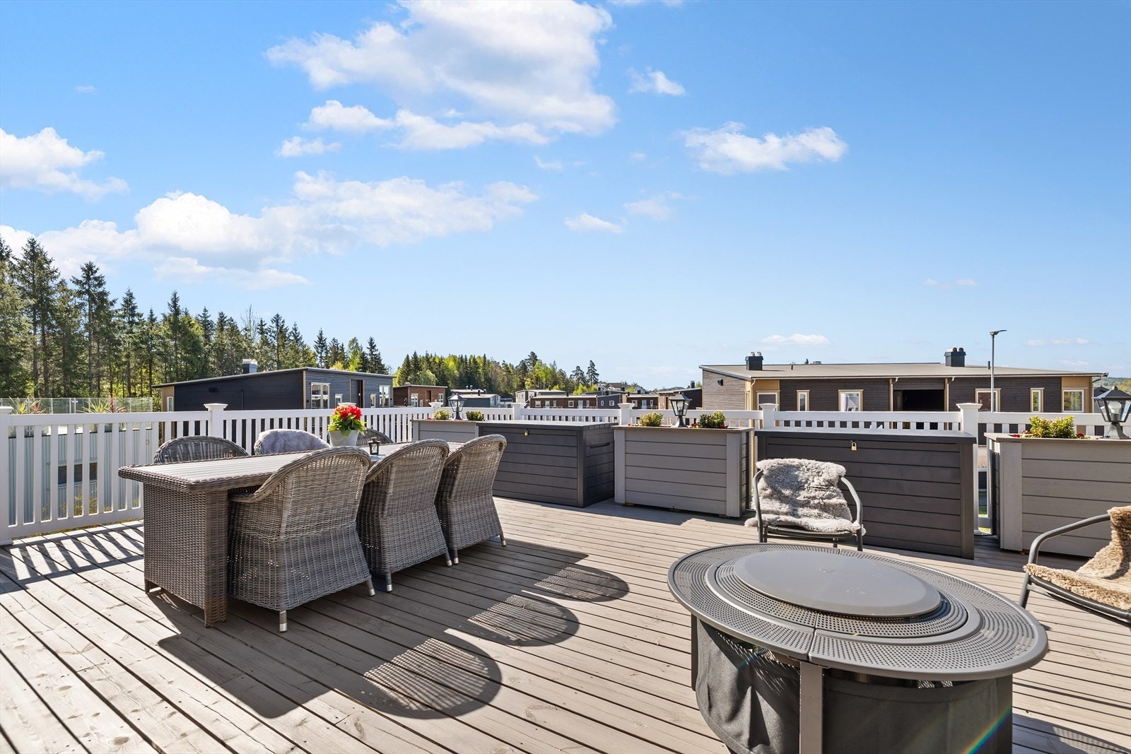 Her finner du den herlige terrassen på ca. 46 m2. Galleribilde