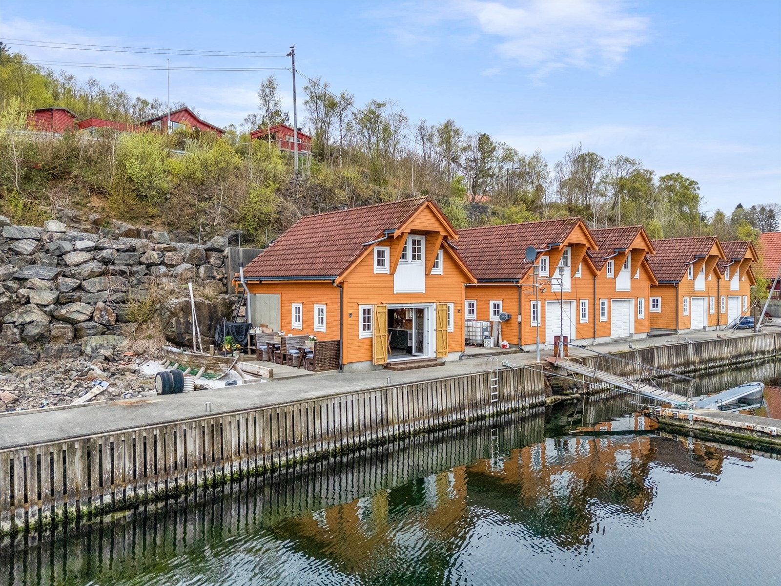 - Kjøp naust i et fantastisk område med en attraktiv beliggenhet, med nærhet til alt av servicetilbud og gangavstand til Sotra Kystby - Galleribilde