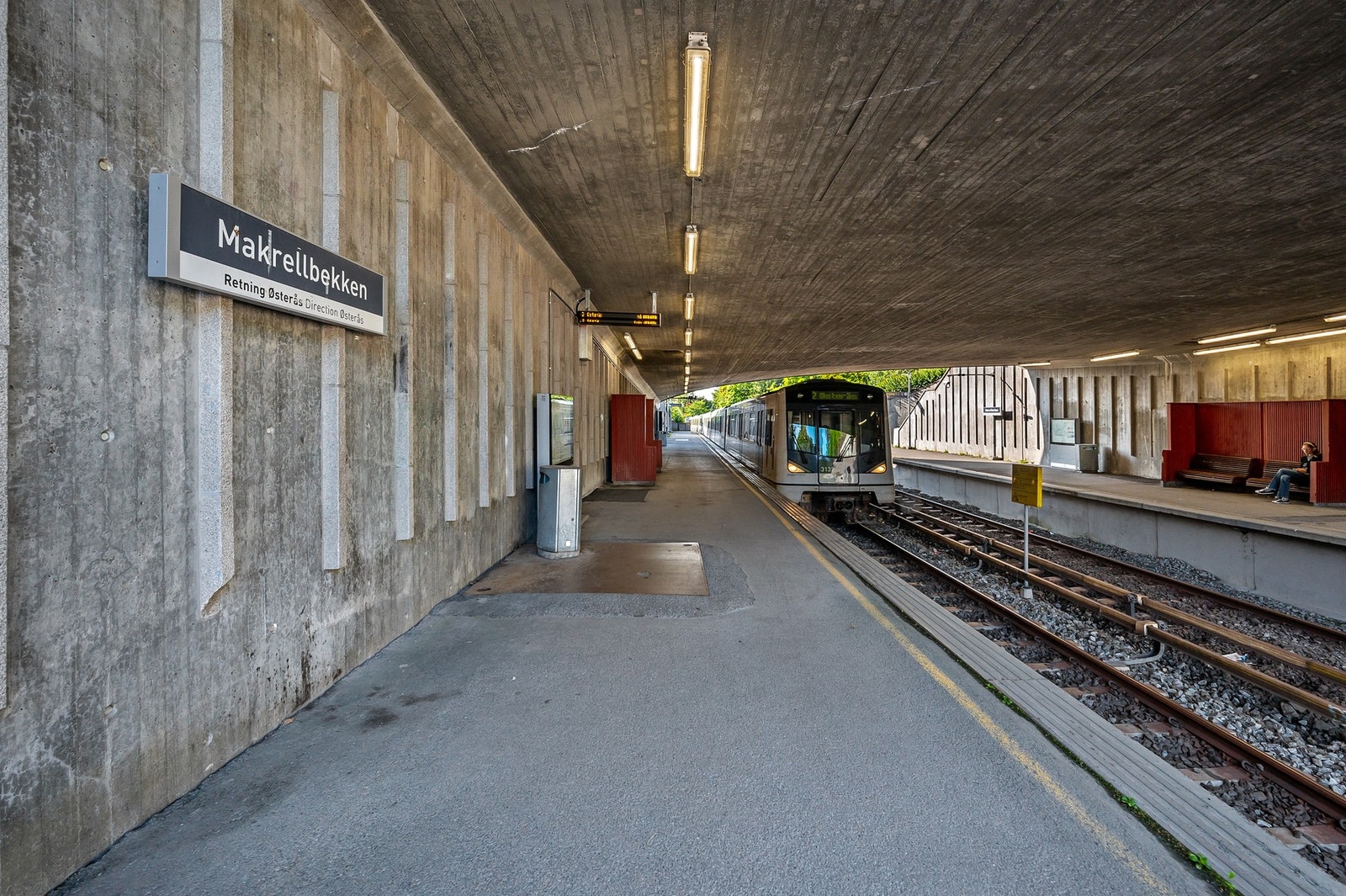 Makrellbekken t-banestasjon ligger rett ved boligen og gir enkel tilgang til resten av byen. Galleribilde