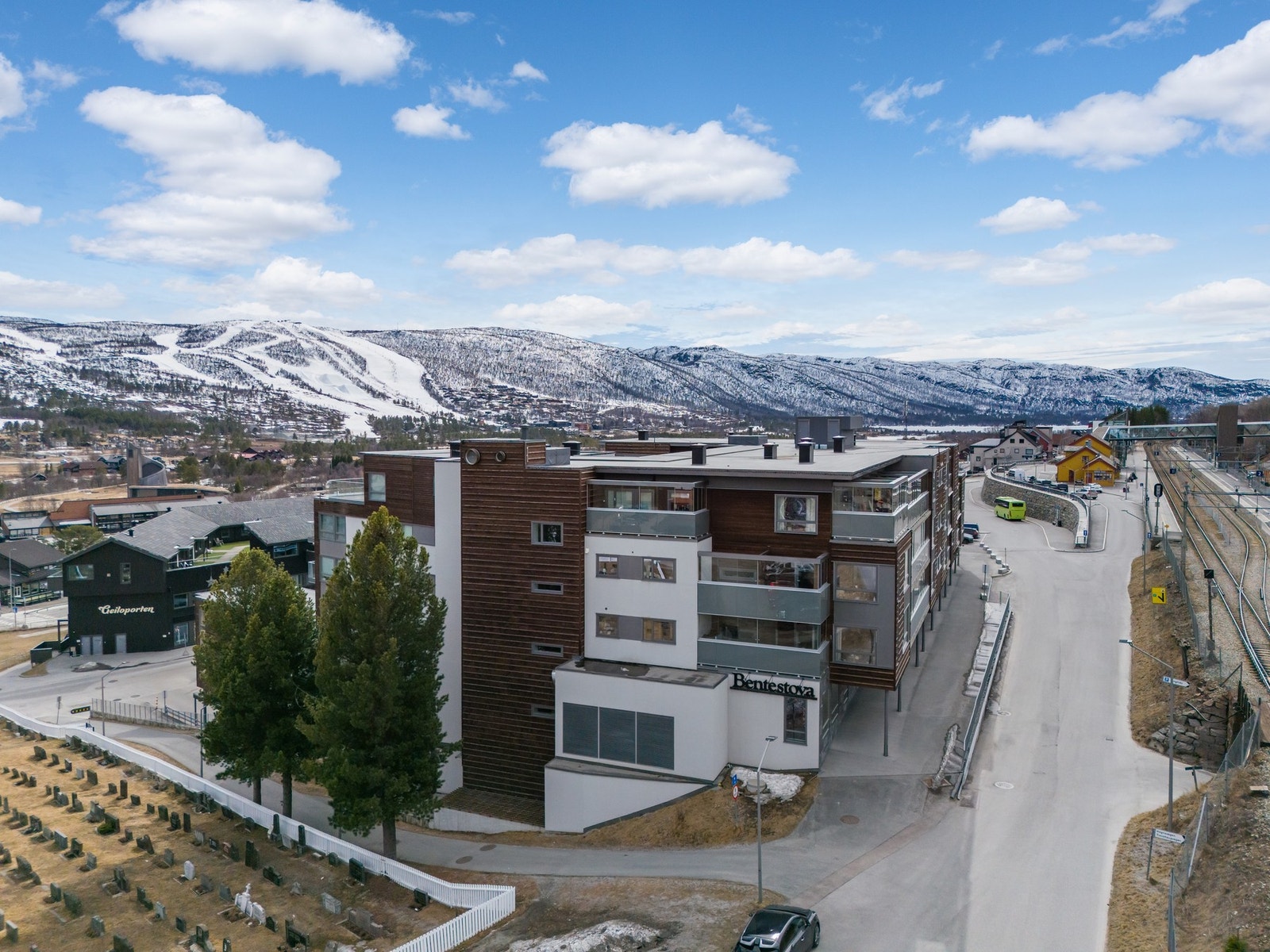 Leiligheten ligger midt i hjertet av Geilo Galleribilde