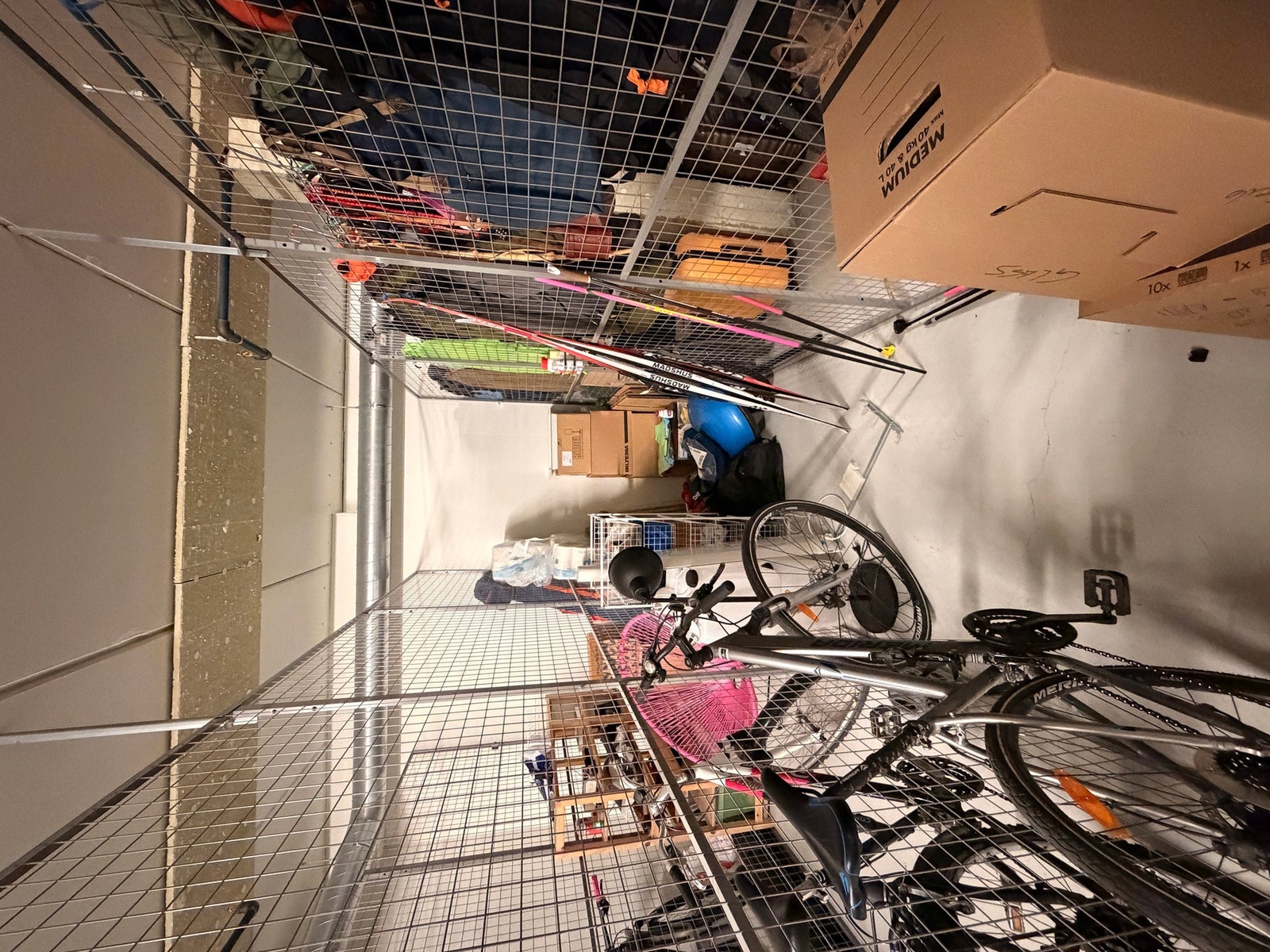 Egen sportsbod i felles bodanlegg. Det er i tillegg felles smørebod for ski (ikke vist på bilde) Galleribilde