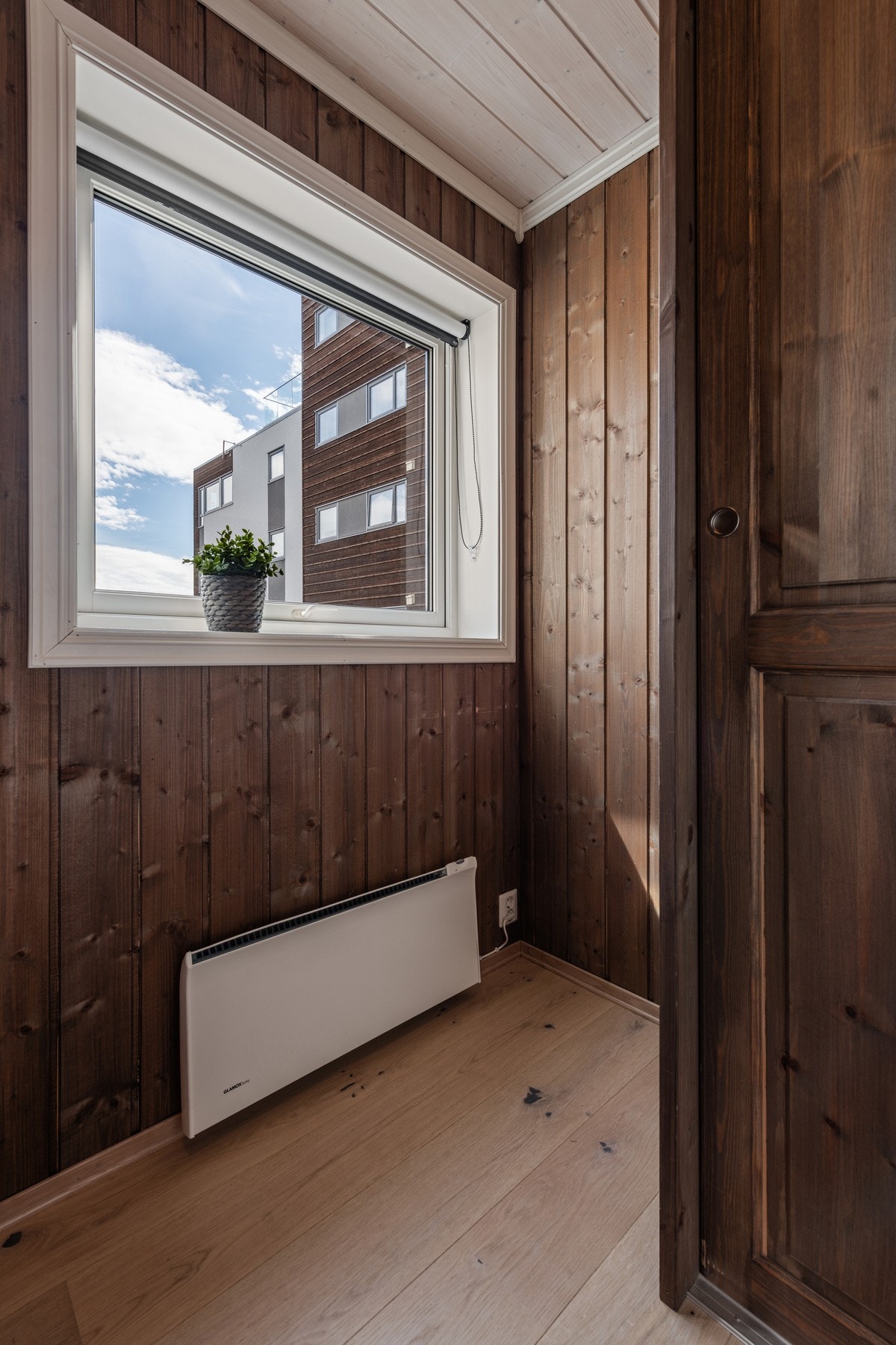 Plassbygd garderobe på soverom Galleribilde