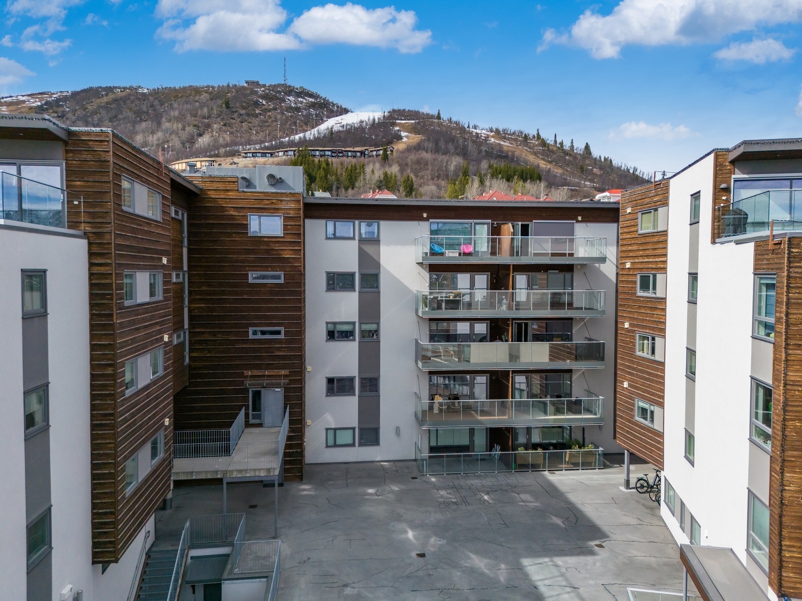 Beliggende midt i Geilo sentrum Galleribilde