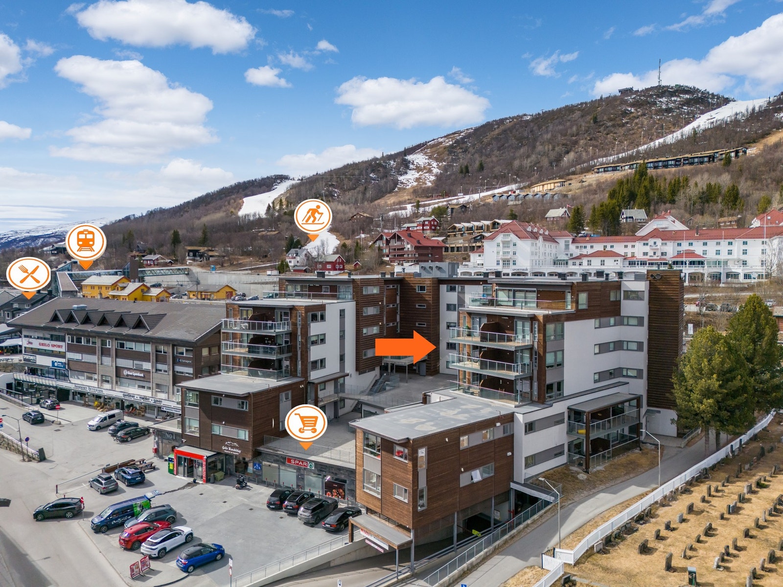 Leiligheten ligger meget sentralt, midt i hjertet av Geilo Galleribilde