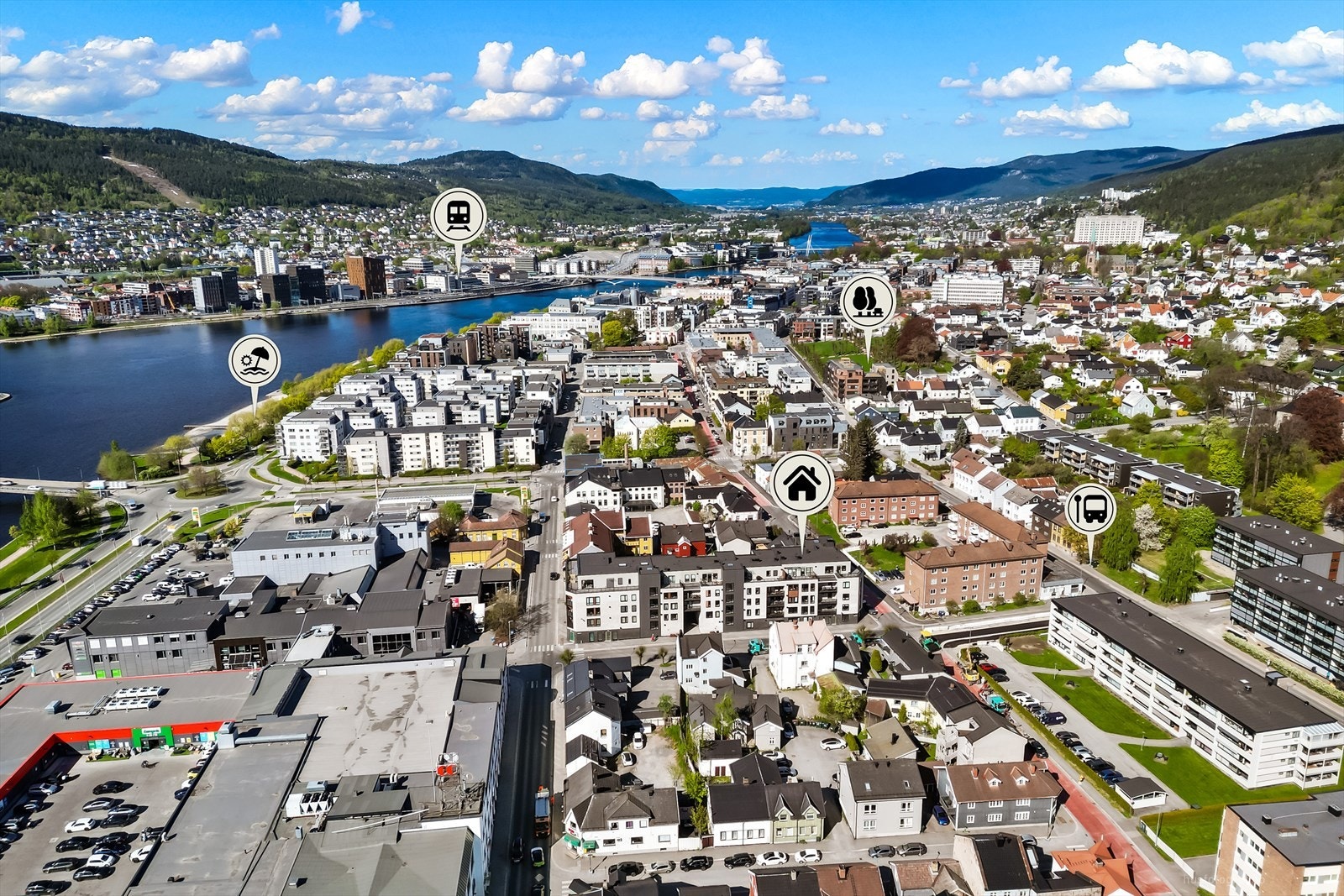 Det er videre ca. 5 -10 min gange til Brakerøya stasjon, hvor toget til Oslo tar ca. 30 minutter. Det er også kort avstand til Drammen stasjon og busstasjonen som gir deg gode forbindelser til resten av byen. Galleribilde