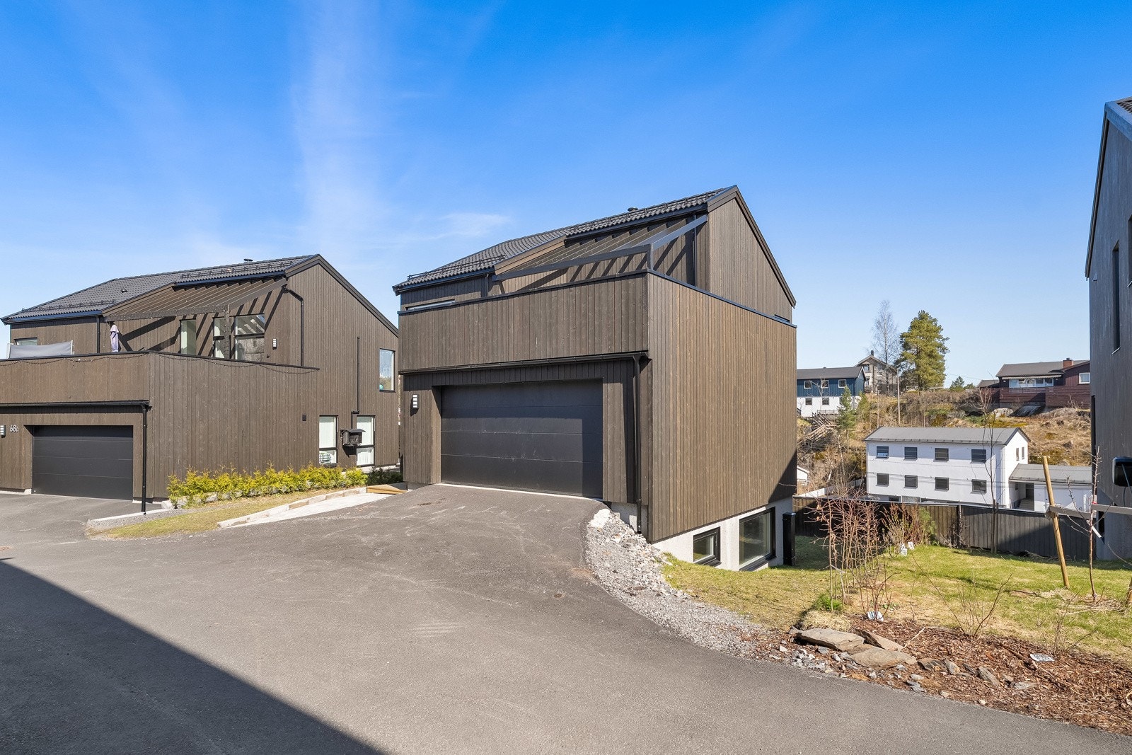 Moderne og ubebodd enebolig. Galleribilde