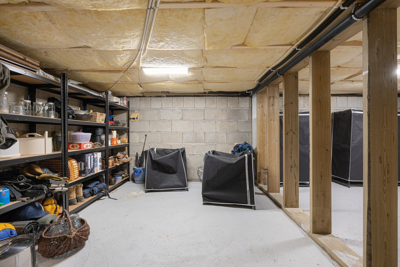 Bodrom i kjeller. Galleribilde