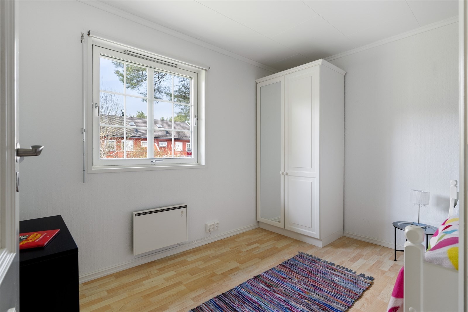 9 m² stort soverom med gode møbleringsmuligheter for seng og garderobe. Galleribilde