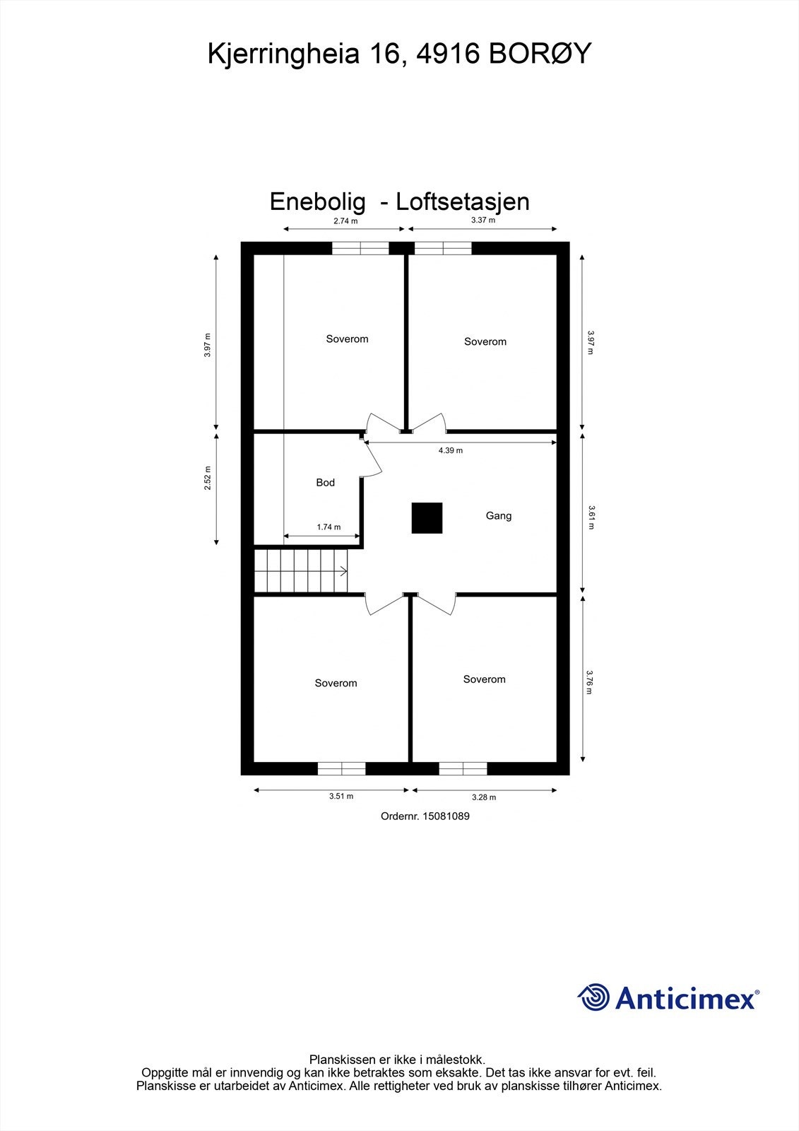Loftsetasjen rommer fire soverom, en bod og en gang, og utnytter arealet effektivt. Galleribilde