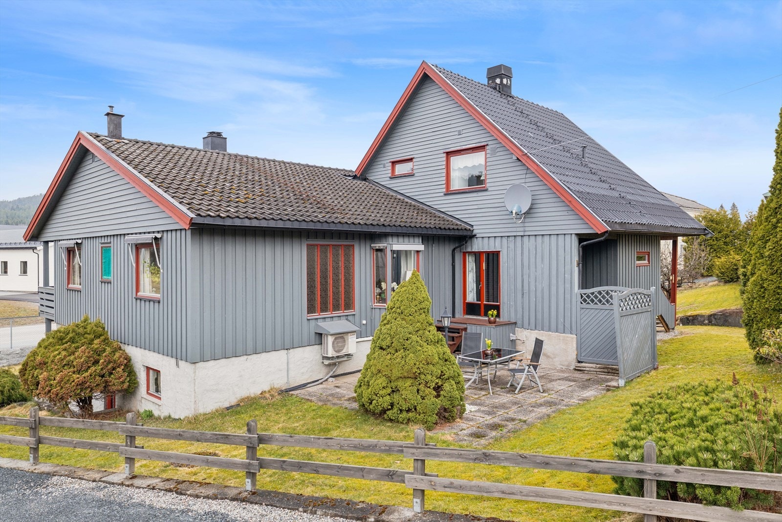 DNB Eiendom v/Martin A. Roland har gleden av å presentere Lisleheradvegen 85! Galleribilde