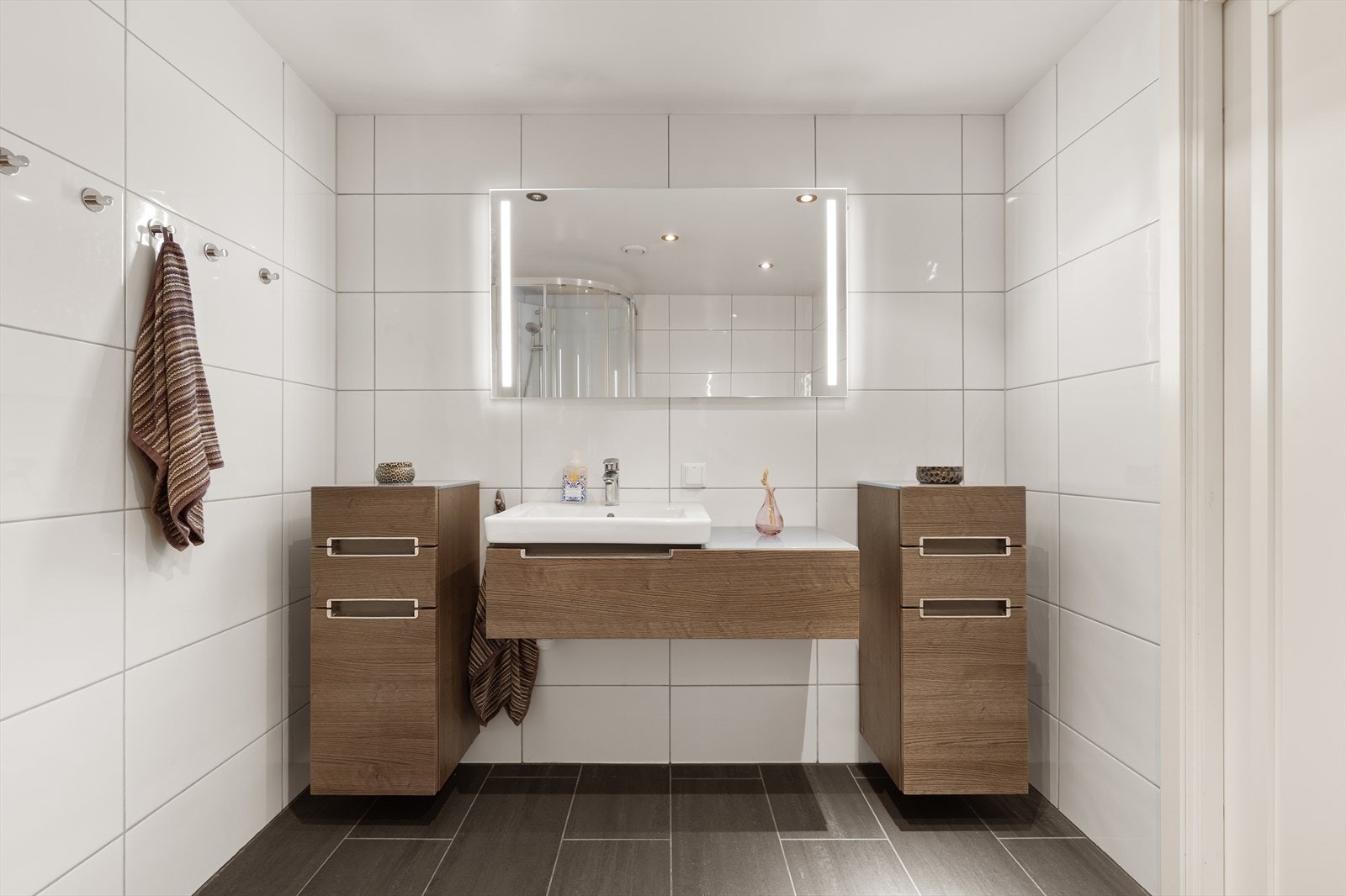 - Baderommet måler 5,8m² - Galleribilde