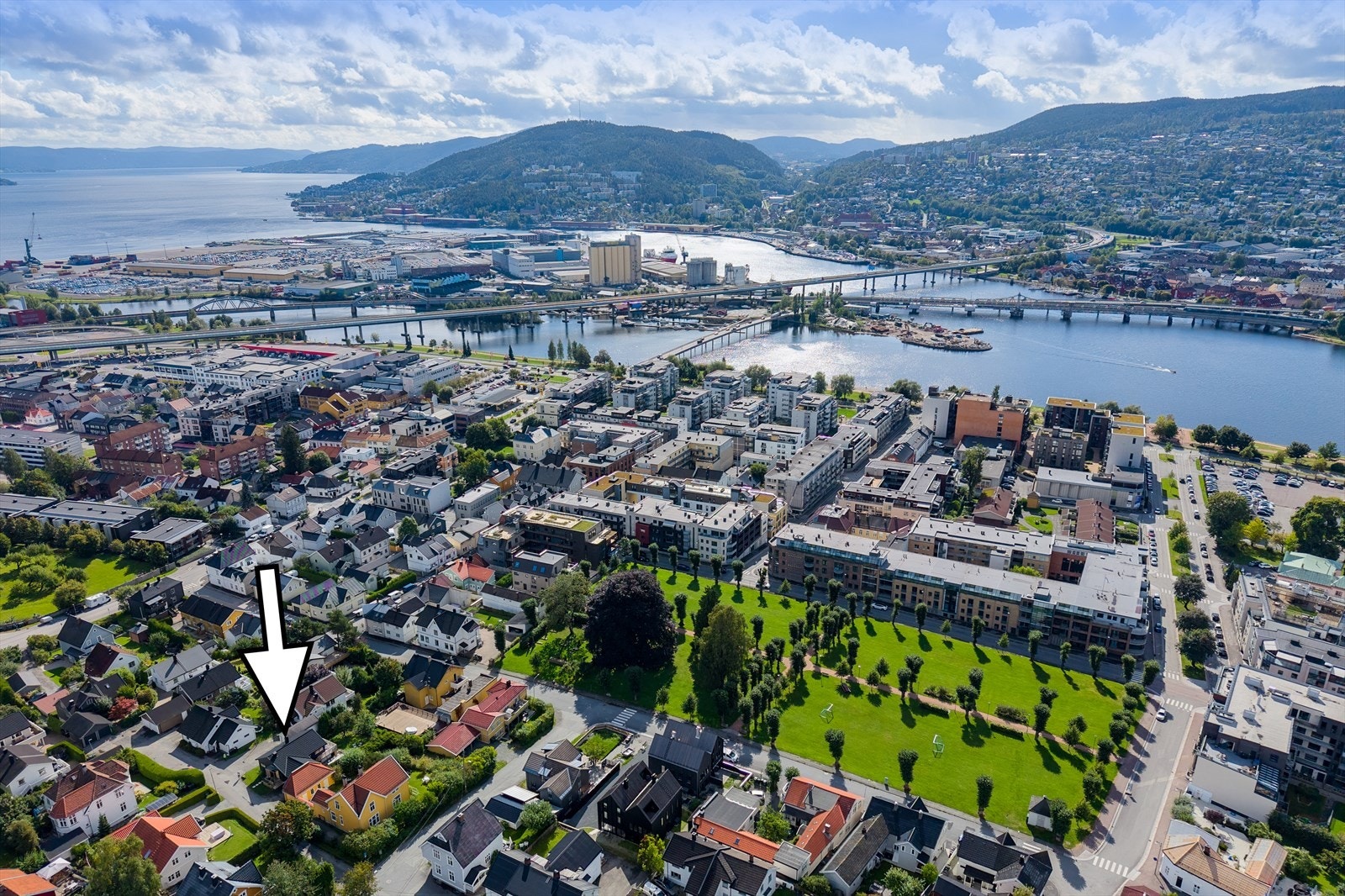 Boligen har beliggenhet "midt i smørøyet" på Bragernes Galleribilde