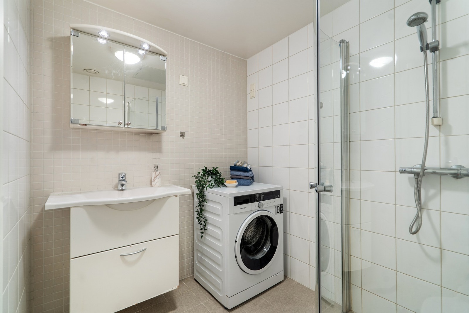 Opplegg til vaskemaskin på badet Galleribilde