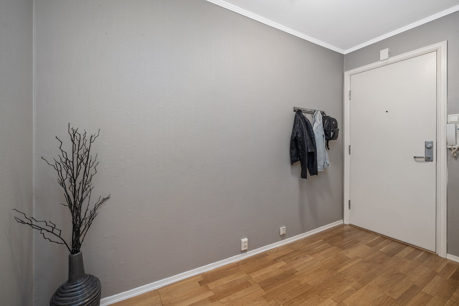 I entreen er det god plass til møblement. Galleribilde