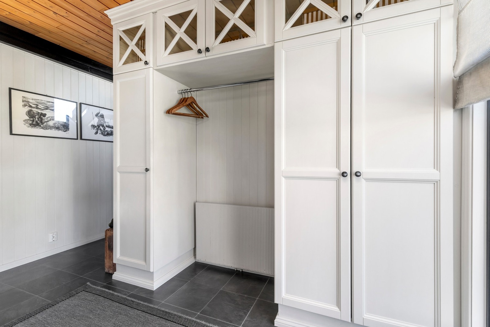 Garderobe Galleribilde