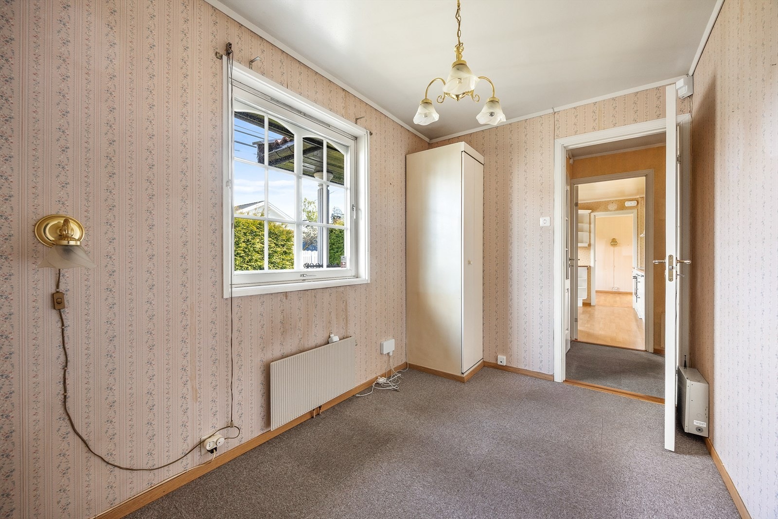 Soverommene ligger samlet og skjermet fra oppholdsrommene, med enkel tilgang til badet i etasjen. Galleribilde