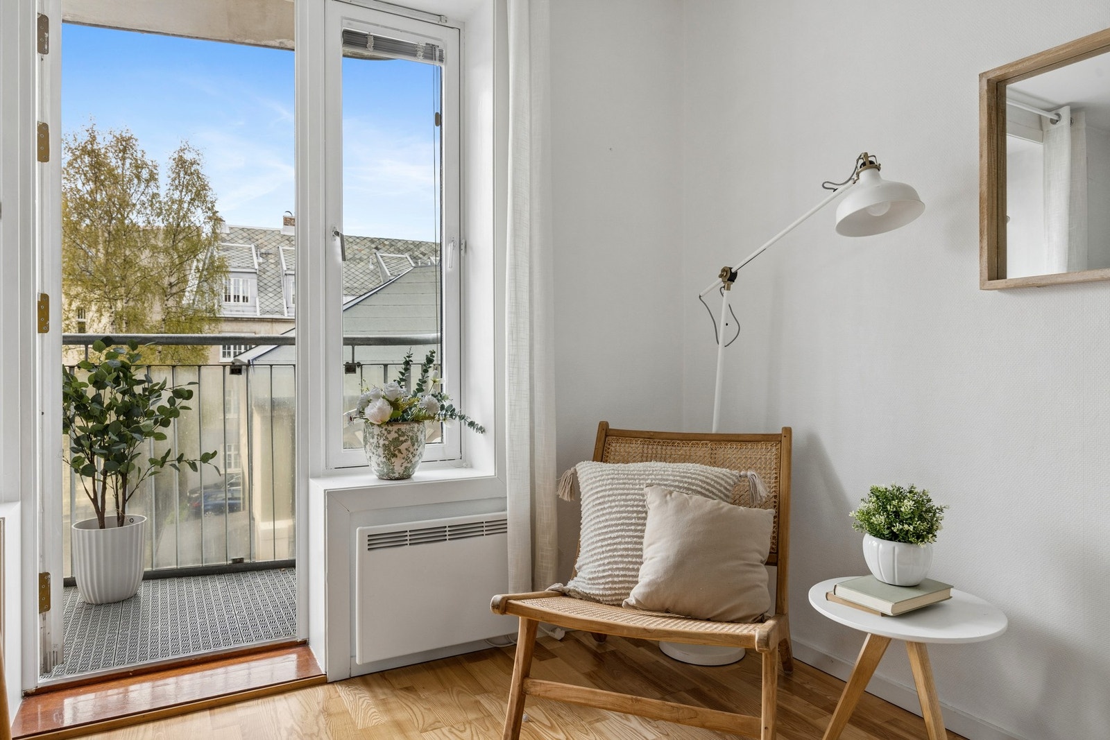 Flere møbleringsmuligheter på stuen. Galleribilde
