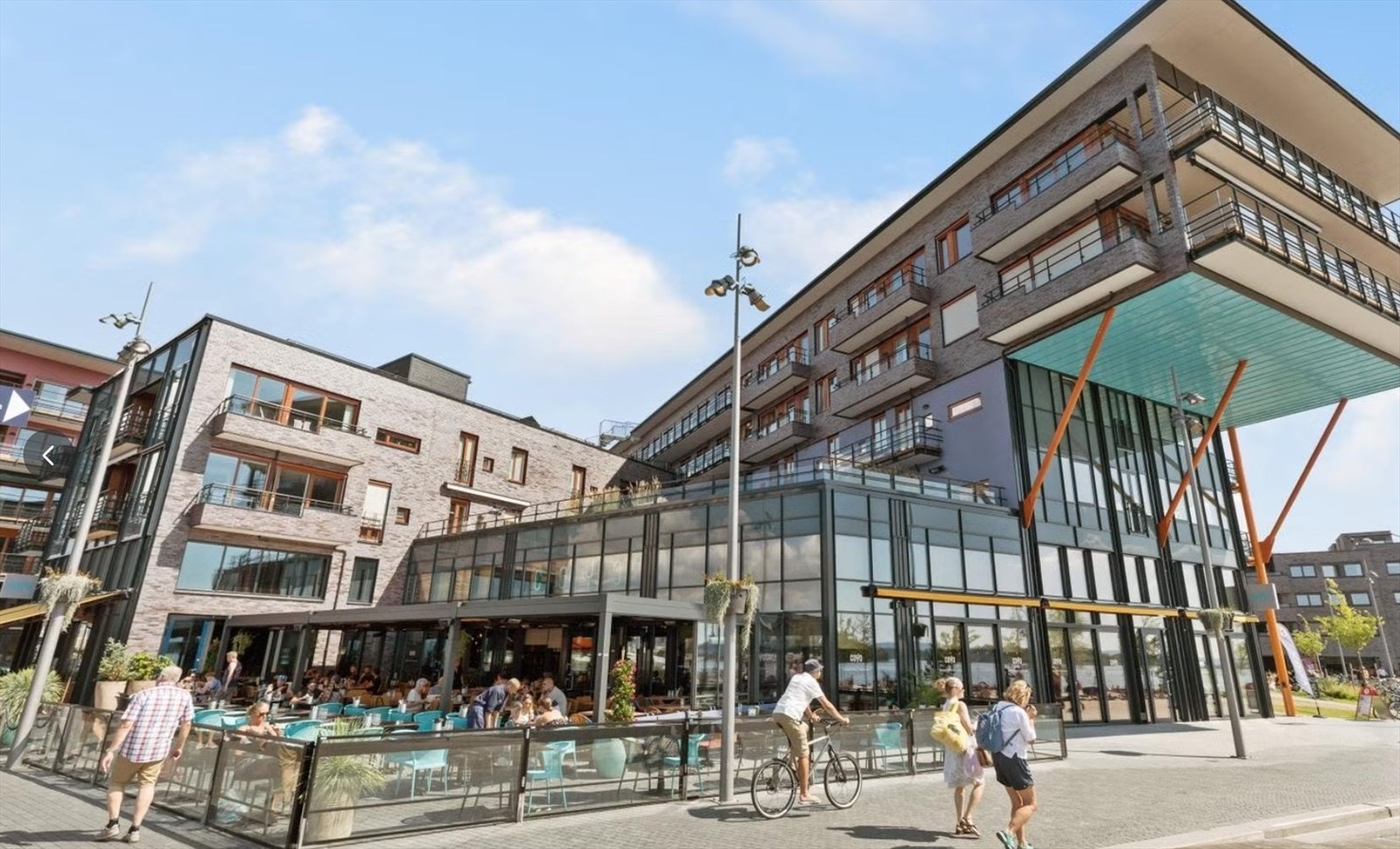 Med buss er du på Oslo S på kun 6 minutter, med enkel tilgang til alt av byens fasiliteter. Galleribilde