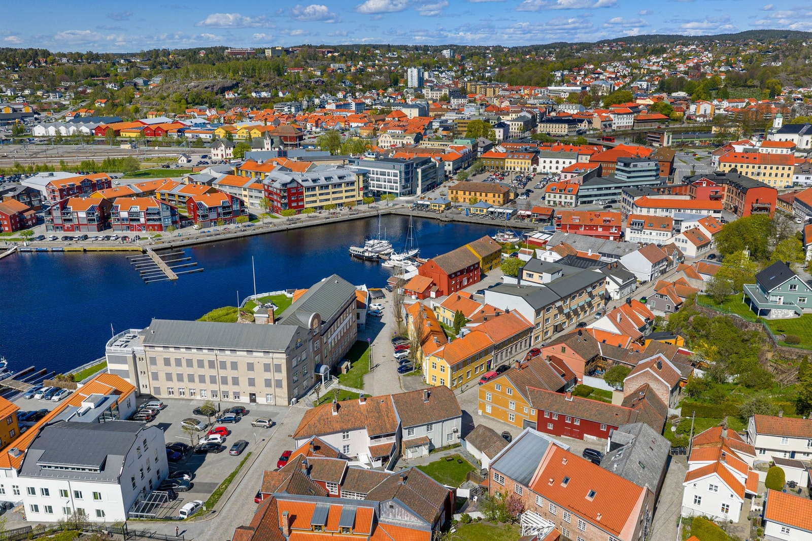 Idylliske og maritime omgivelser på Sørhalden. Galleribilde