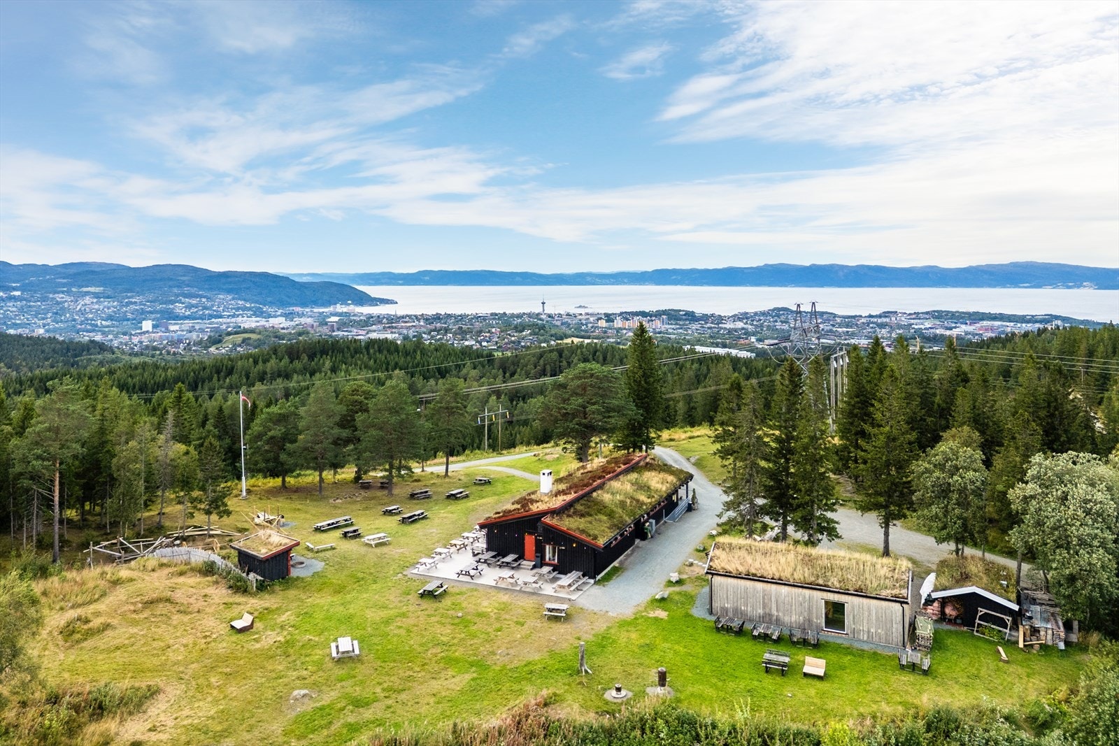 Fra Granåslia er det kort vei til Estenstadmarka som kan by på et flott turtilbud gjennom hele året. Galleribilde