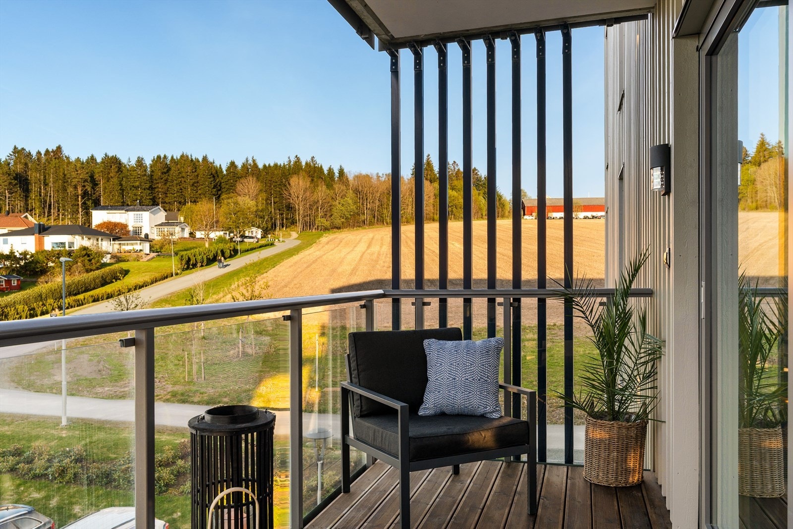 Her kan man ha mange fine stunder med nytraktet kaffe og morgensol. Galleribilde
