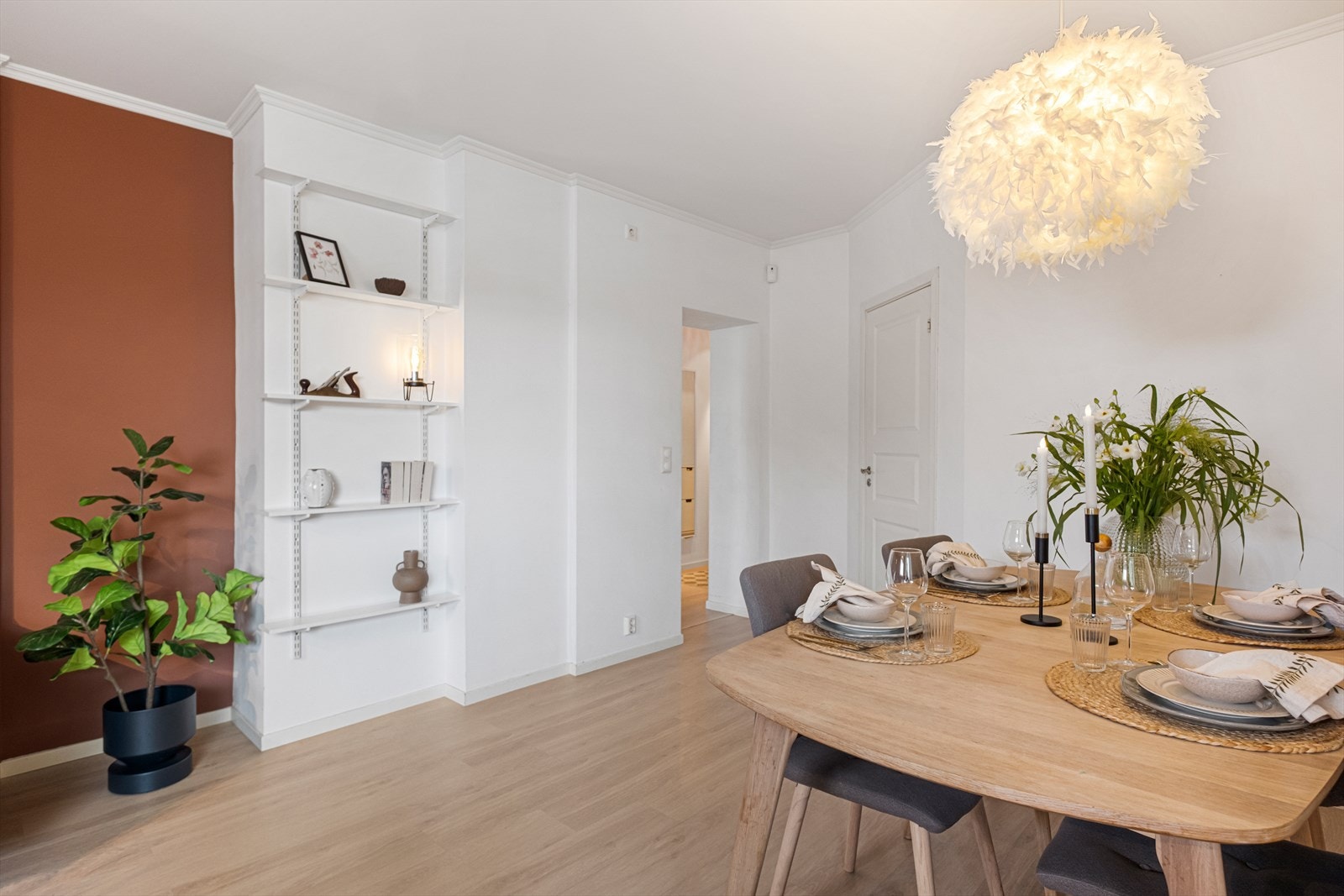 Her er det god plass til en spisegruppe, perfekt for hyggelige sammenkomster med familie og venner. Galleribilde