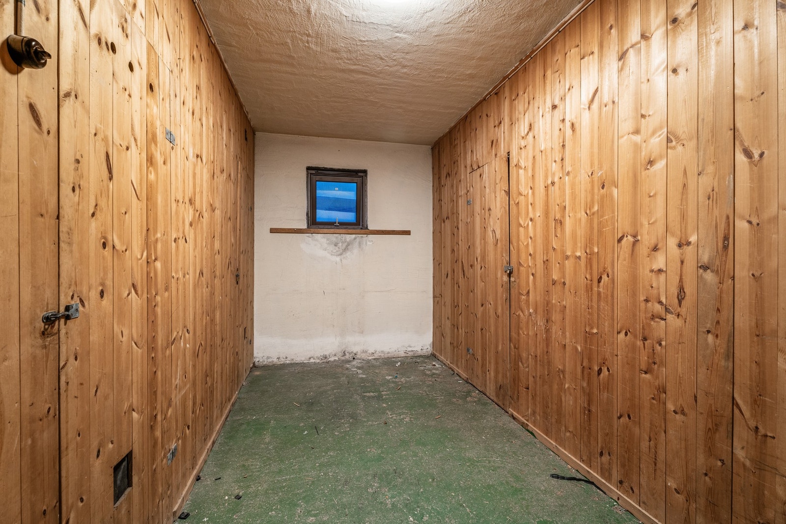 Leiligheten disponerer to praktiske boder i kjeller med gode oppbevaringsmuligheter. Galleribilde