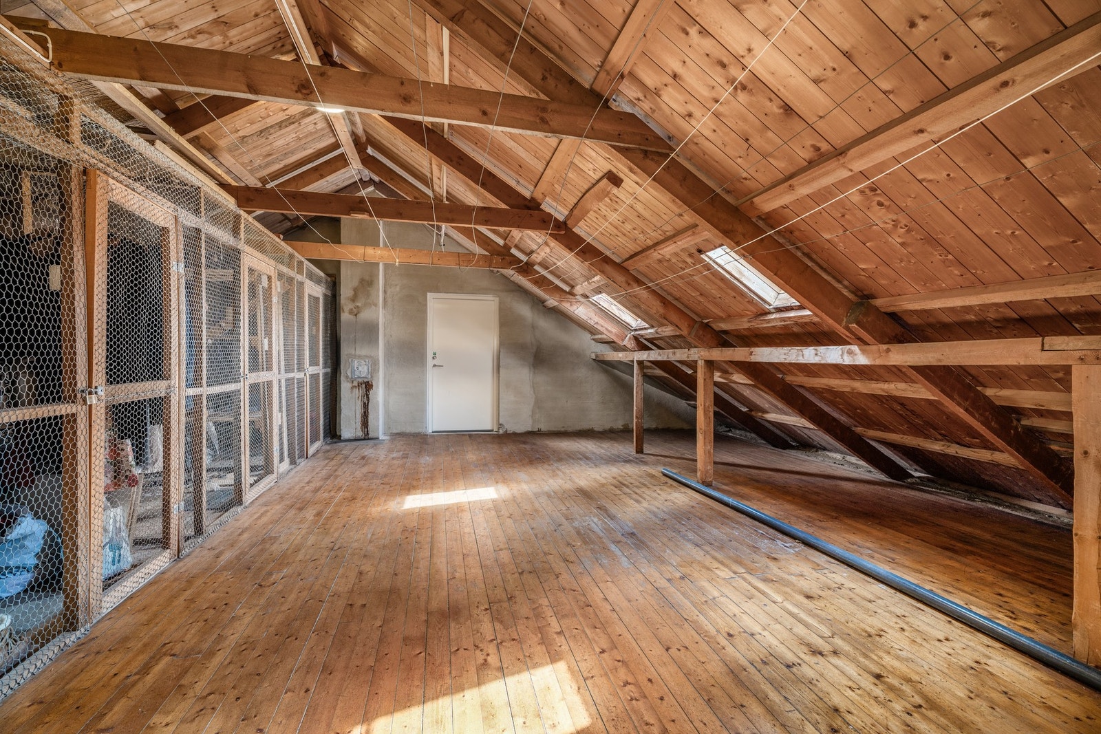 Videre finner du også en bod på loft, til sammen tre forskjellige boder. Galleribilde