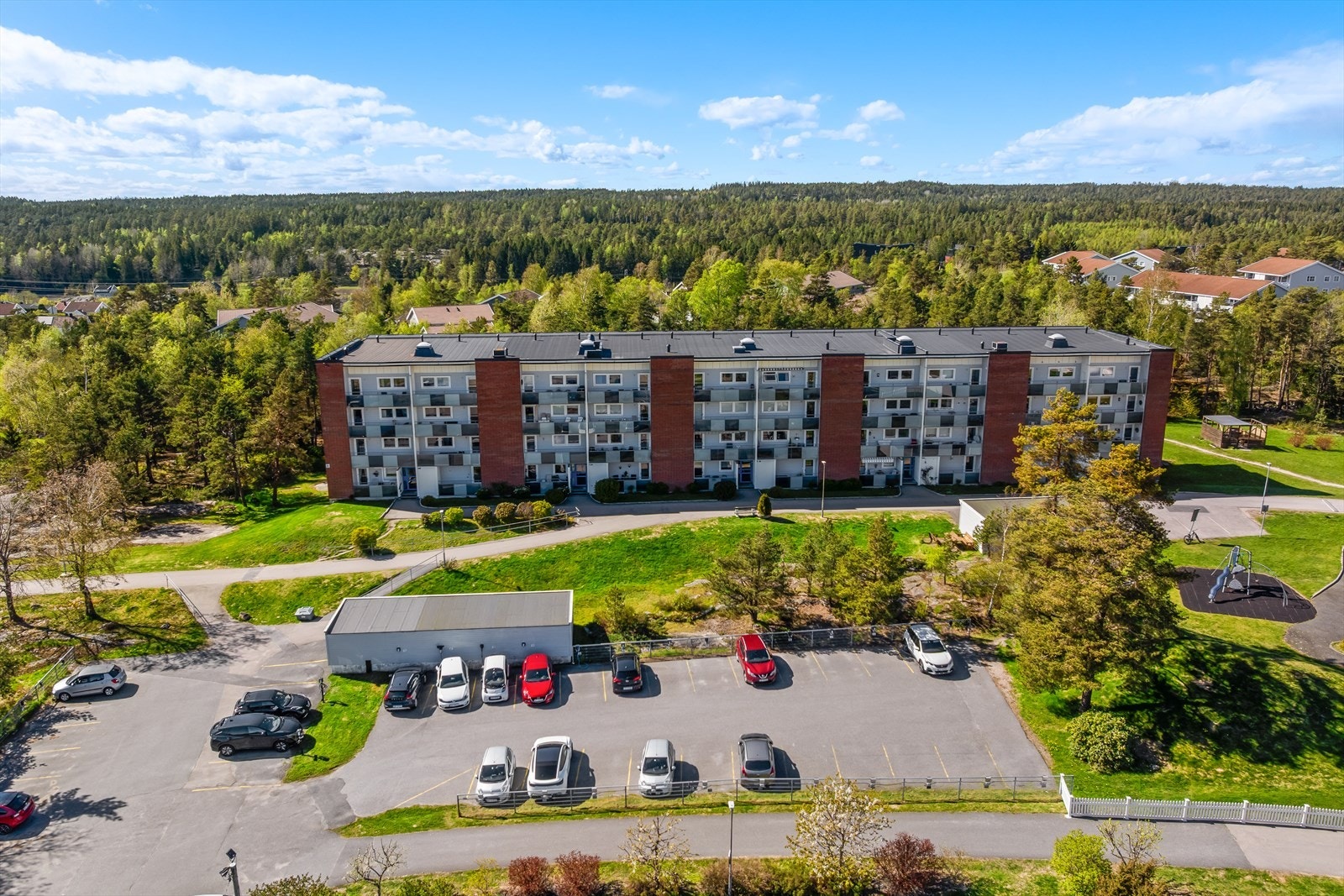 Vallefjell 1 Borettslag er et etablert borettslag med flere beboere og barnevennlige gater. Galleribilde