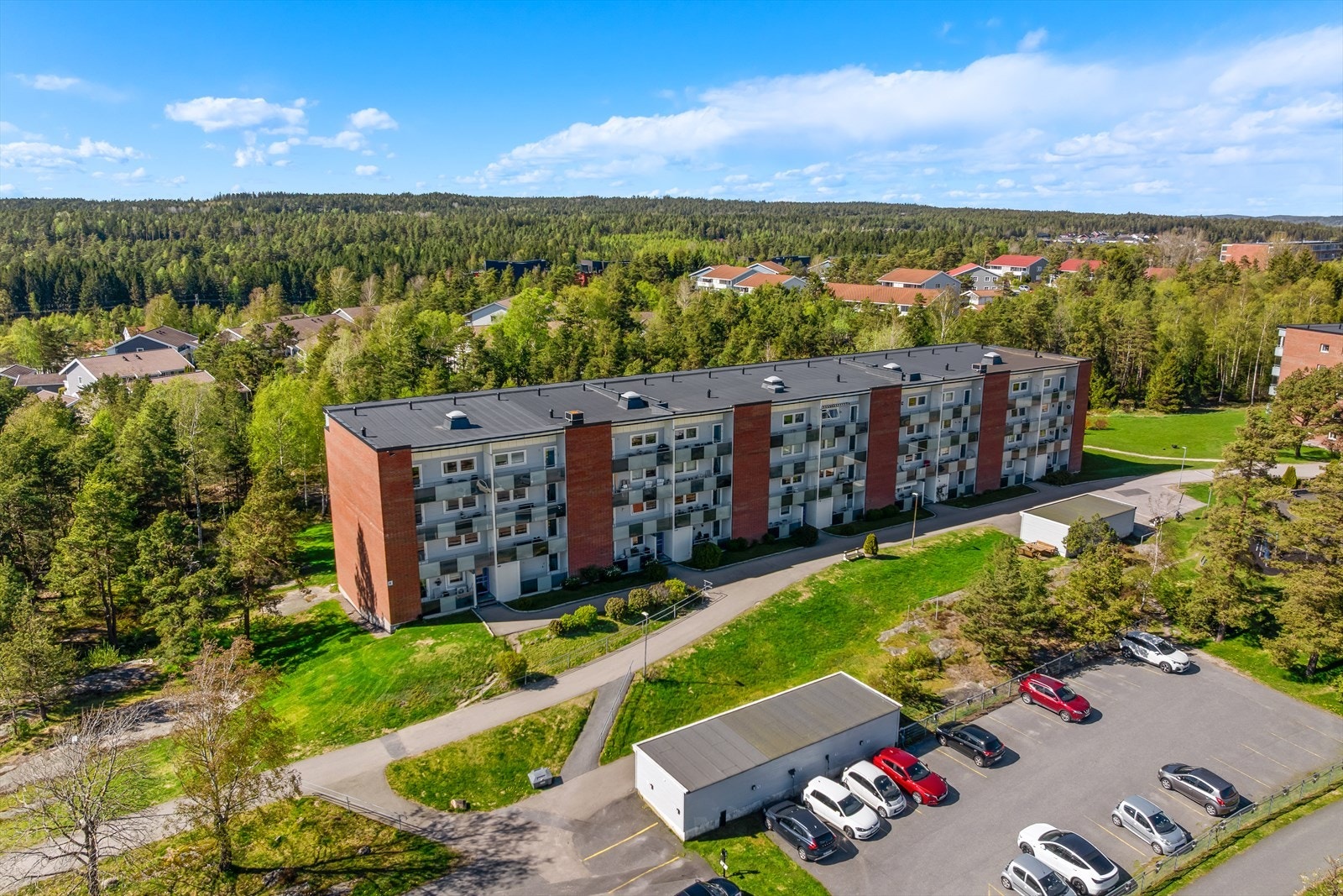 Dette er en 3-roms leilighet plassert i 2. etasje på Rolvsøy i Fredrikstad. Galleribilde
