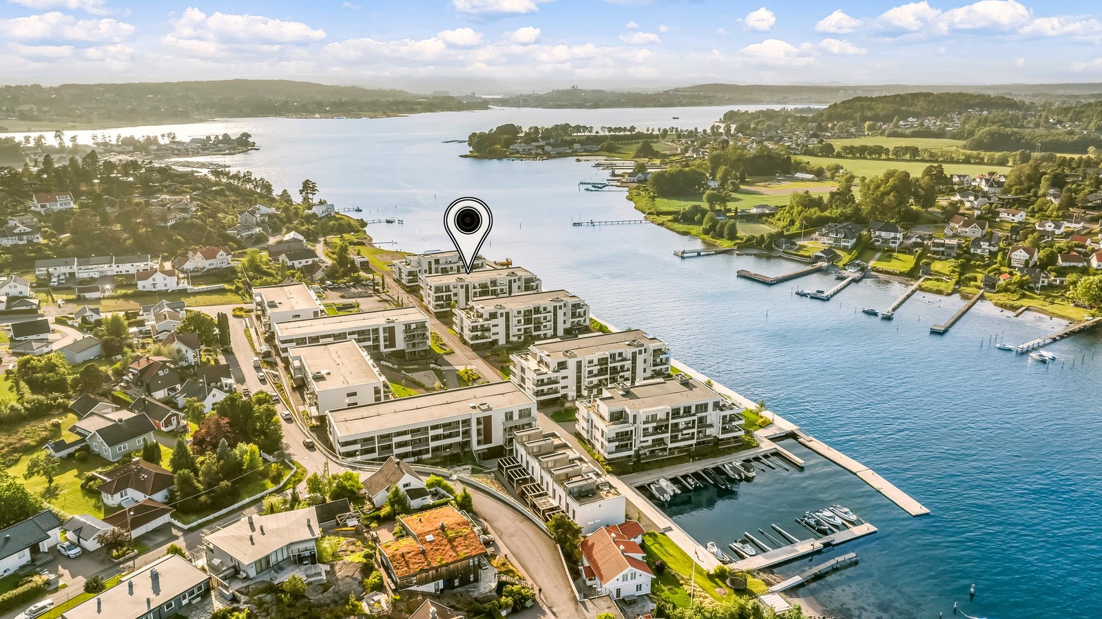Husøy strand ligger en liten båttur unna Tønsberg sentrum Galleribilde