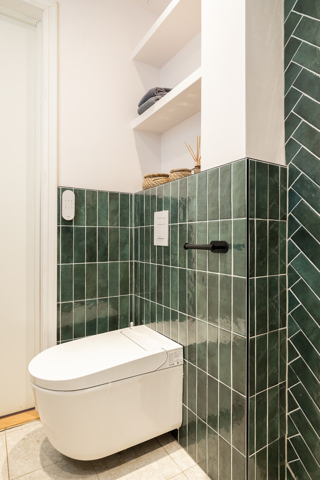 Videre har badet varmekabler og oppdriftsventilasjon. Galleribilde