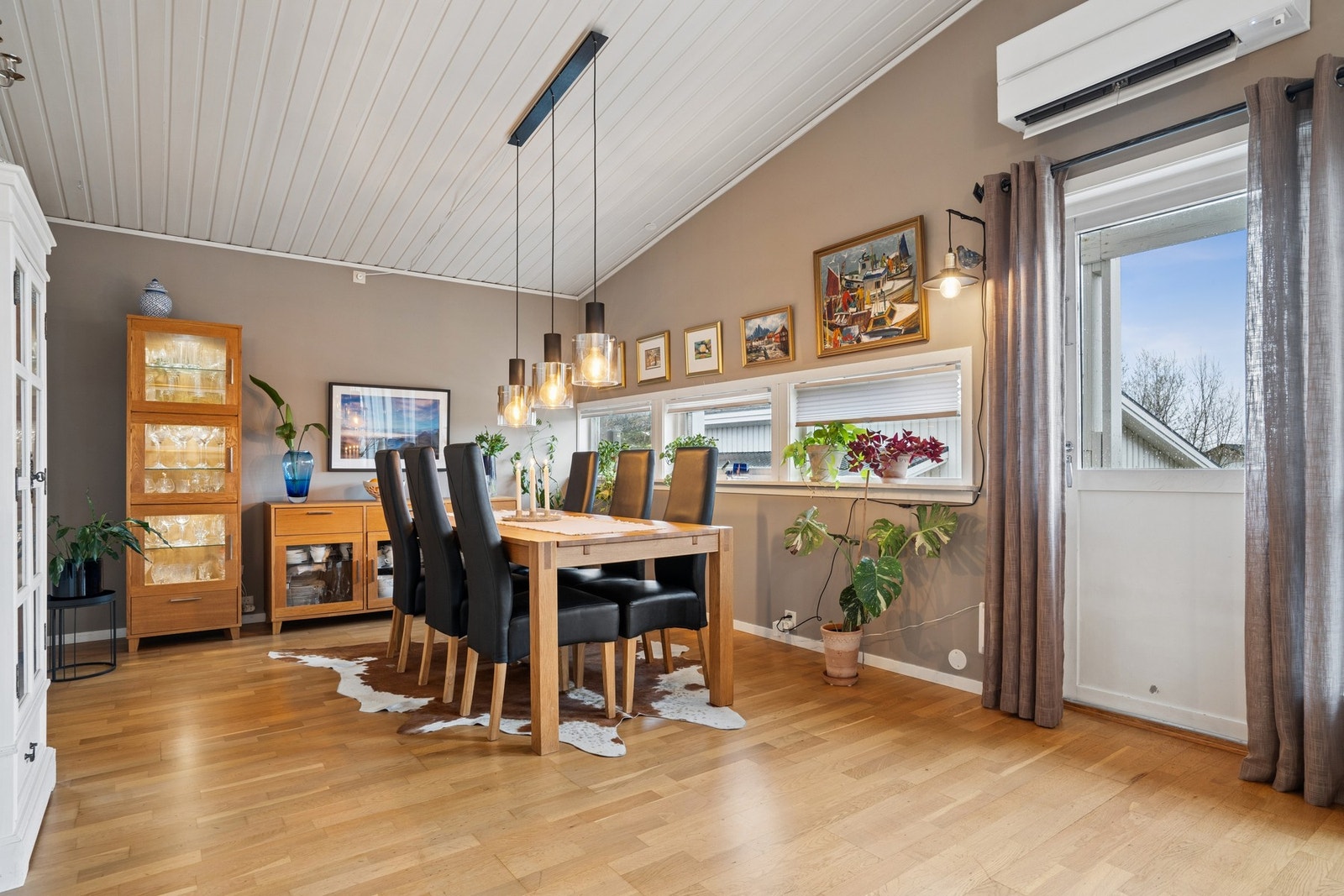 Her er det også utgang til en dels overbygd veranda. Galleribilde