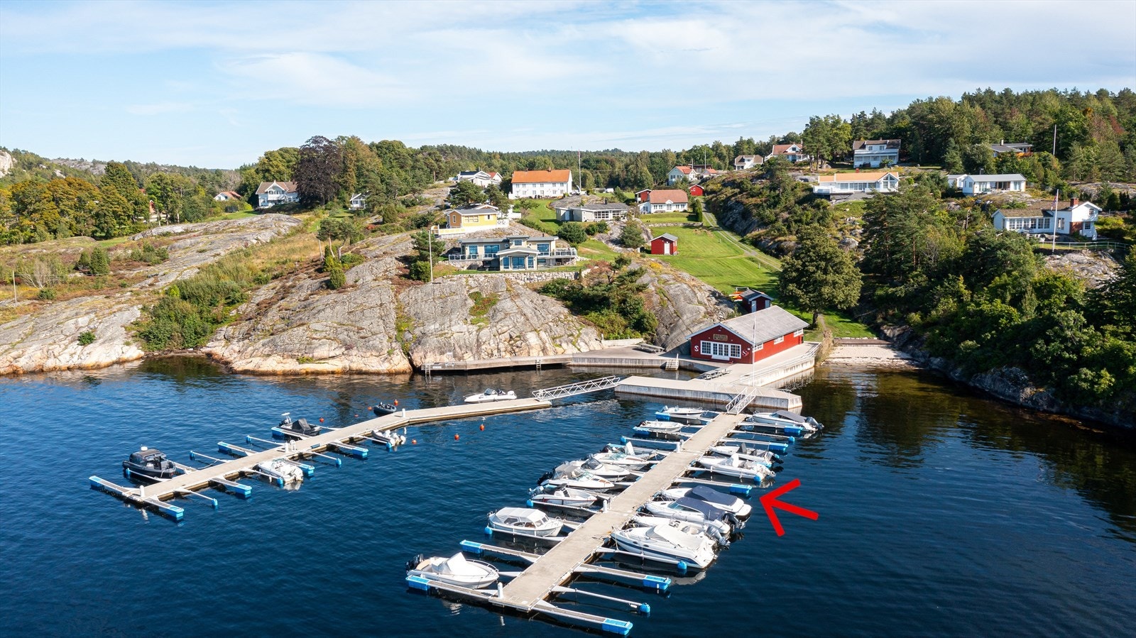 I bryggeanlegget disponerer du båtplass nummer 8C. Galleribilde