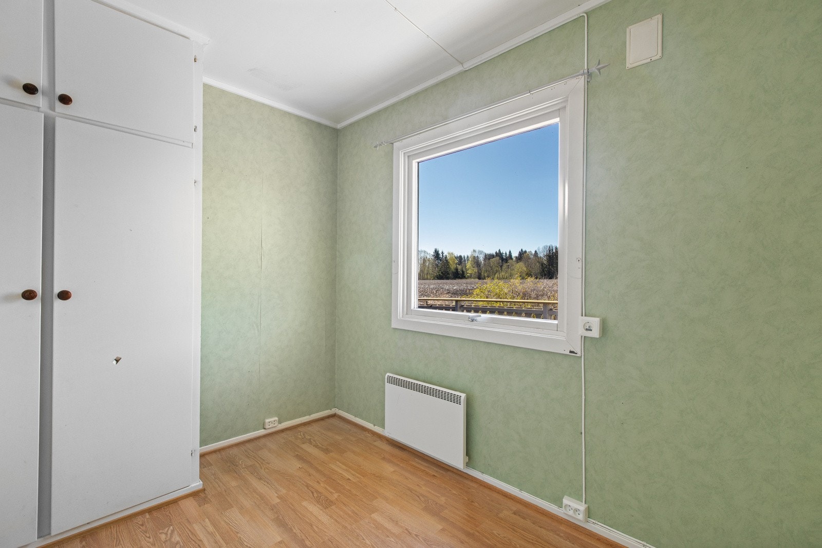 Soverommet byr også på godt med skapplass og praktiske oppbevaringsløsninger Galleribilde