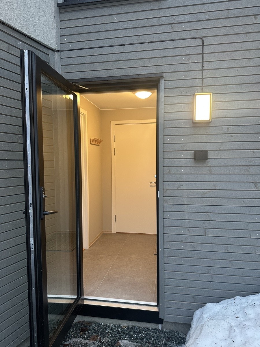Egen inngang på bakkeplan Galleribilde