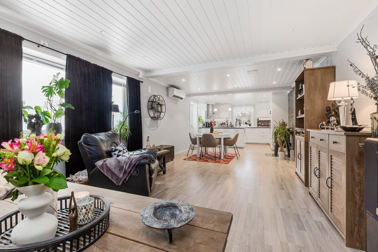Stuen har gode møbleringsmuligheter. Galleribilde